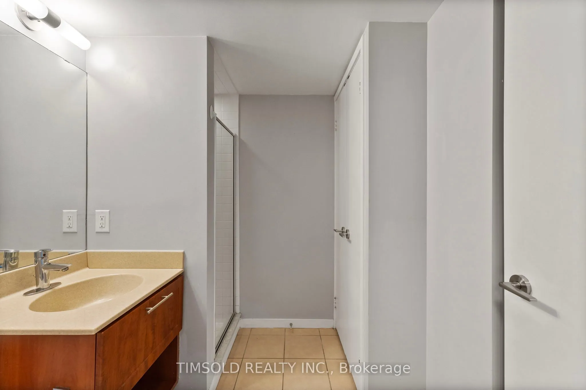 120 Dallimore Circle, #102