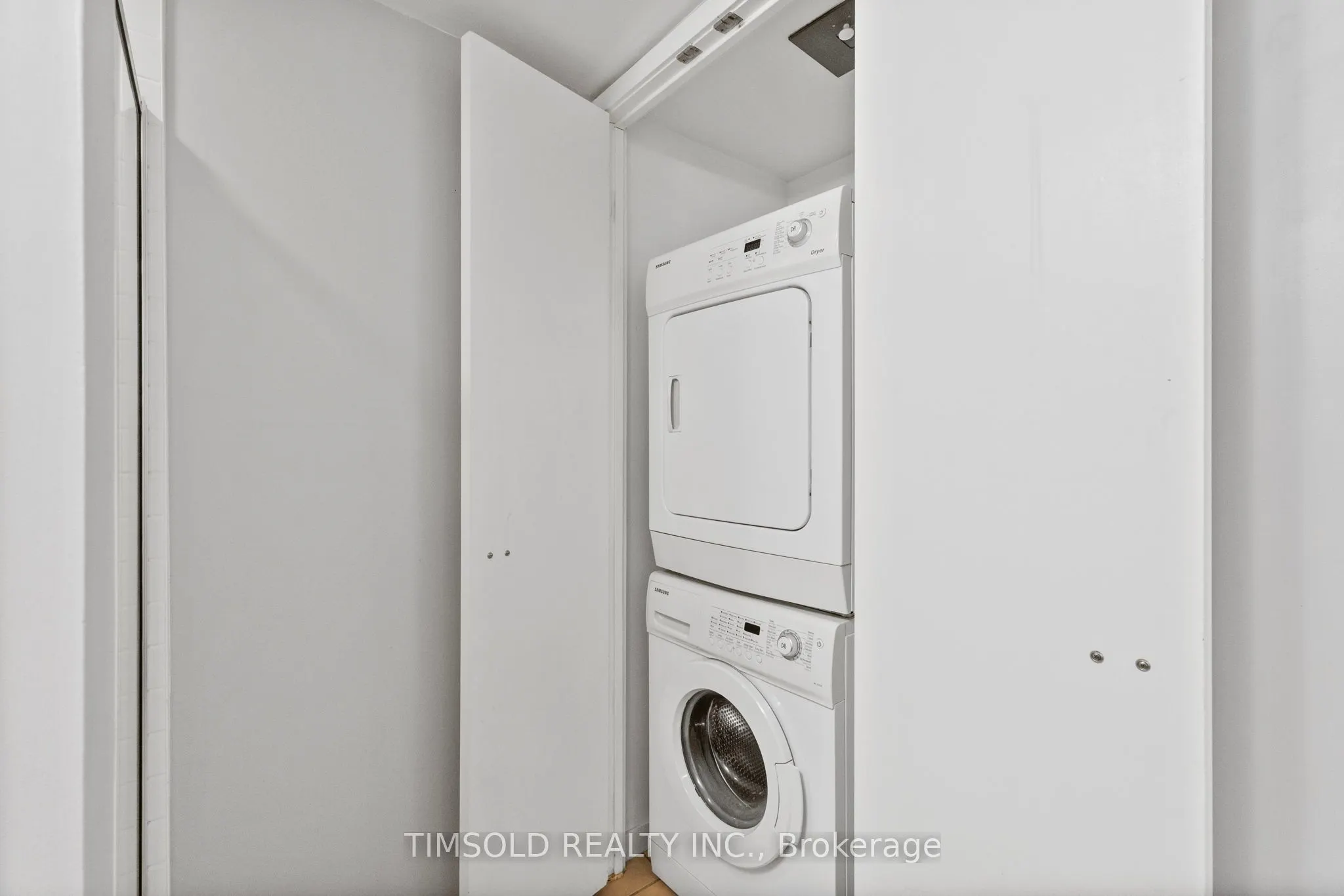120 Dallimore Circle, #102