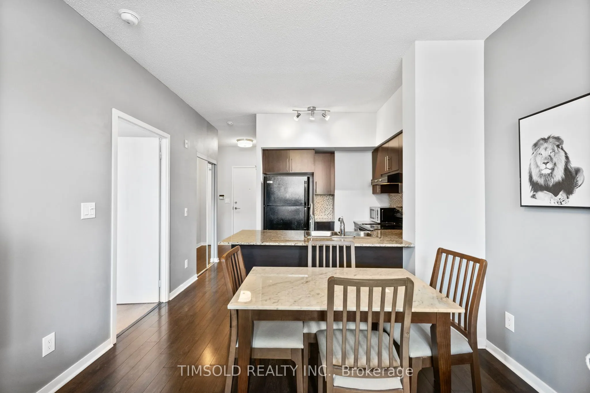 120 Dallimore Circle, #102