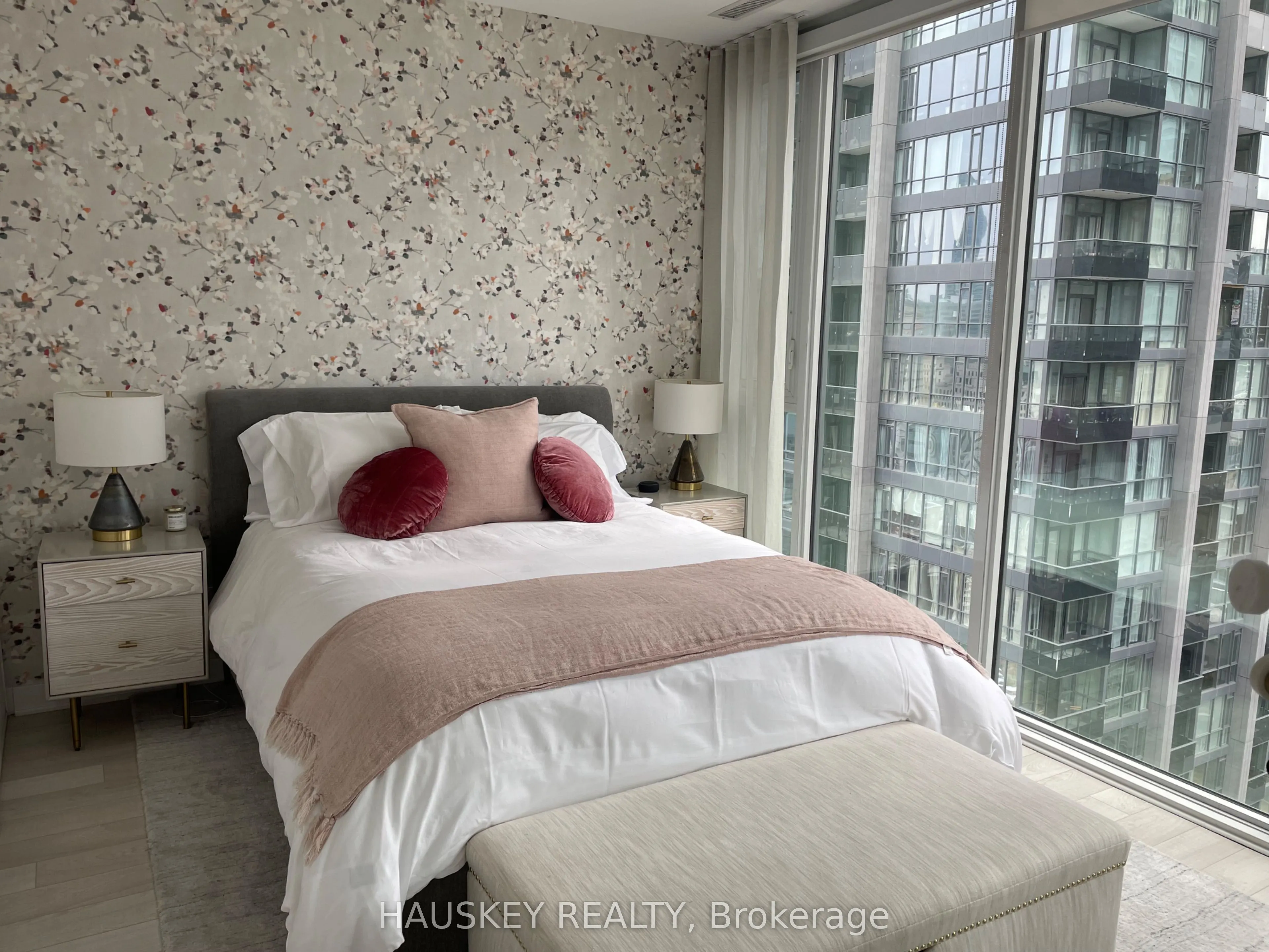 290 Adelaide Street W, #2511