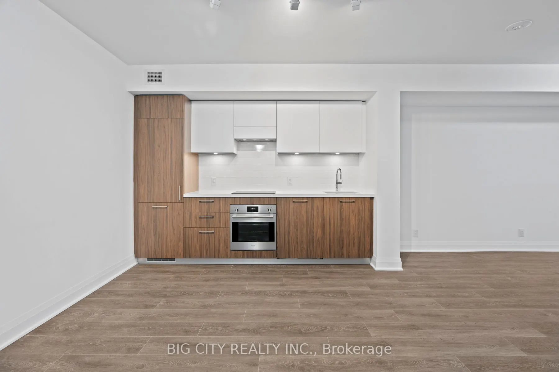 33 Frederick Todd Way, #332