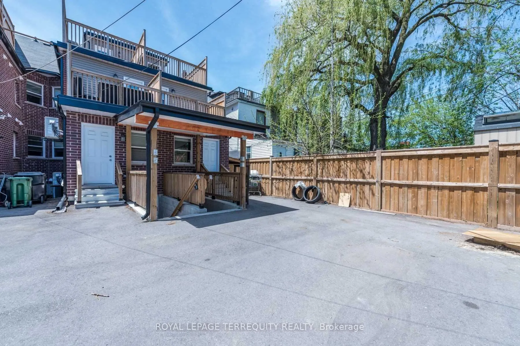 637 Lansdowne Avenue, #A