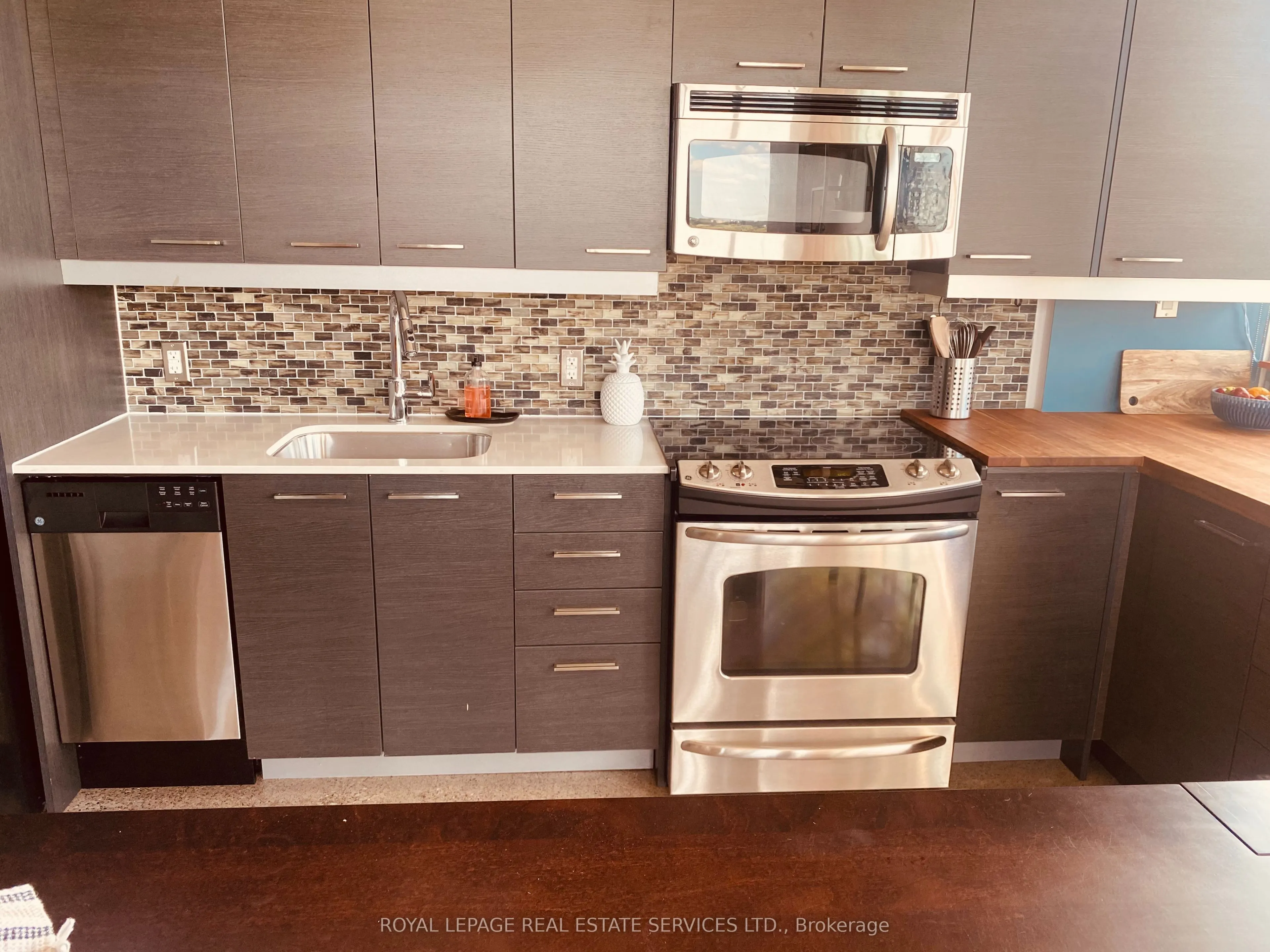 510 King Street E, #812
