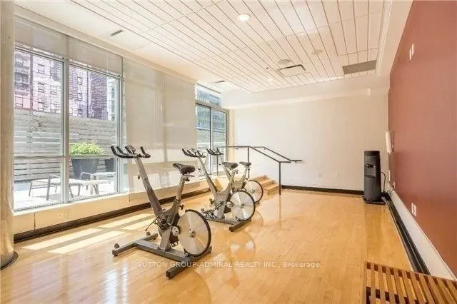 375 King Street W, #1004