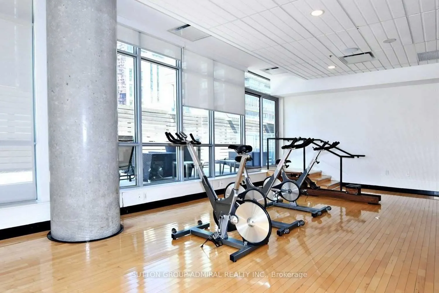 375 King Street W, #1004