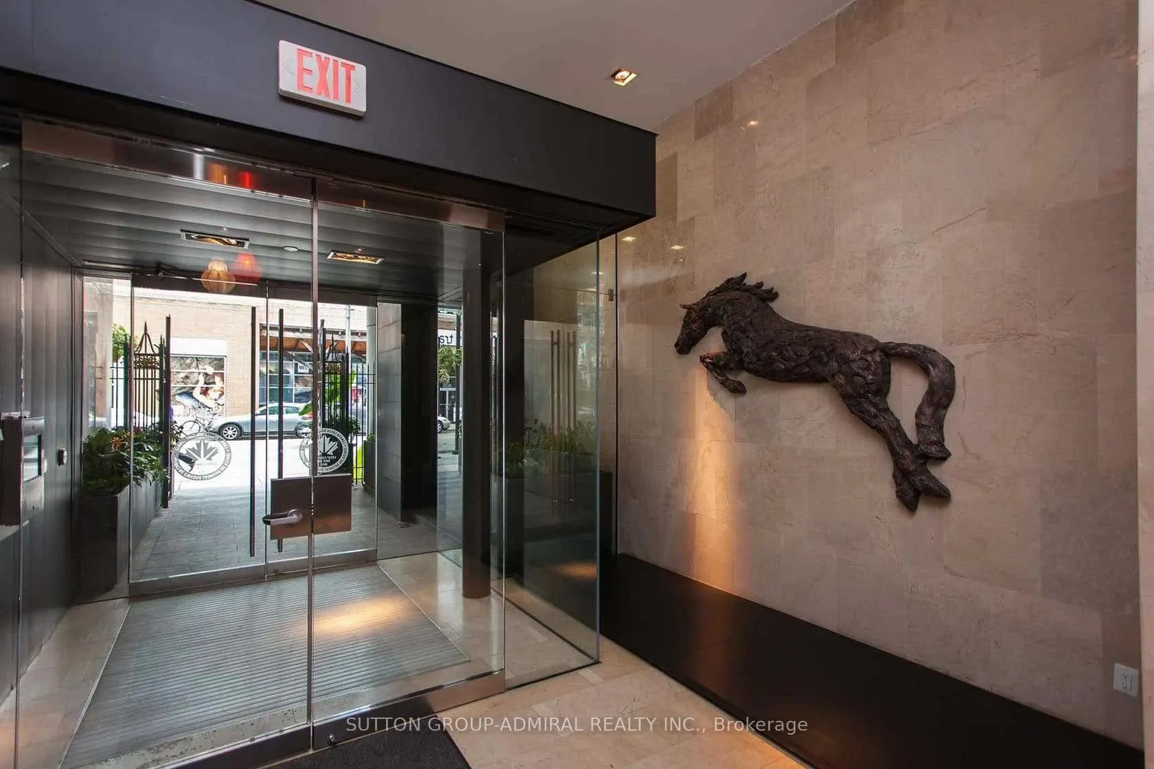 375 King Street W, #1004