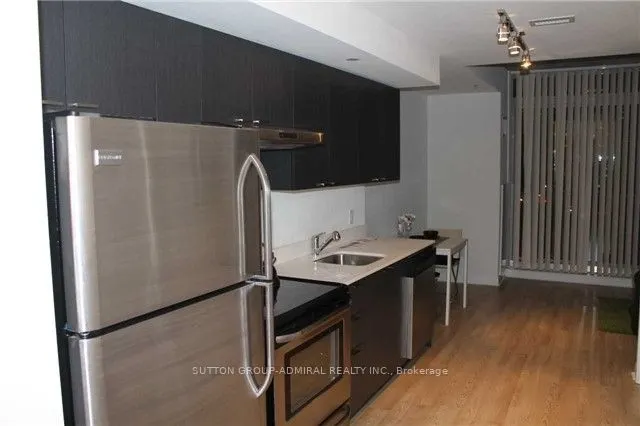 375 King Street W, #1004