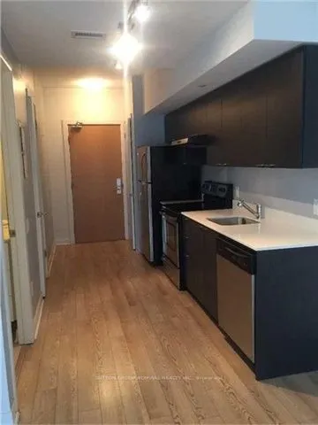 375 King Street W, #1004