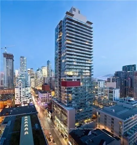 375 King Street W, #1004