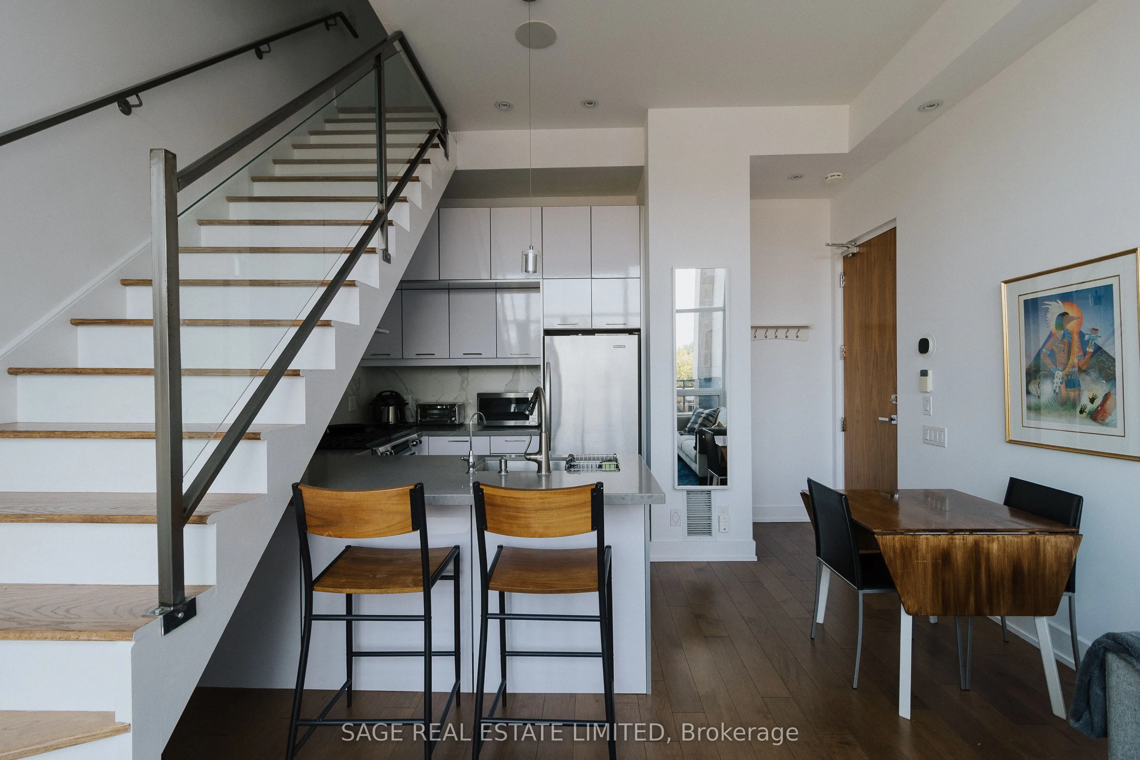 483 Dupont Street NW, #202