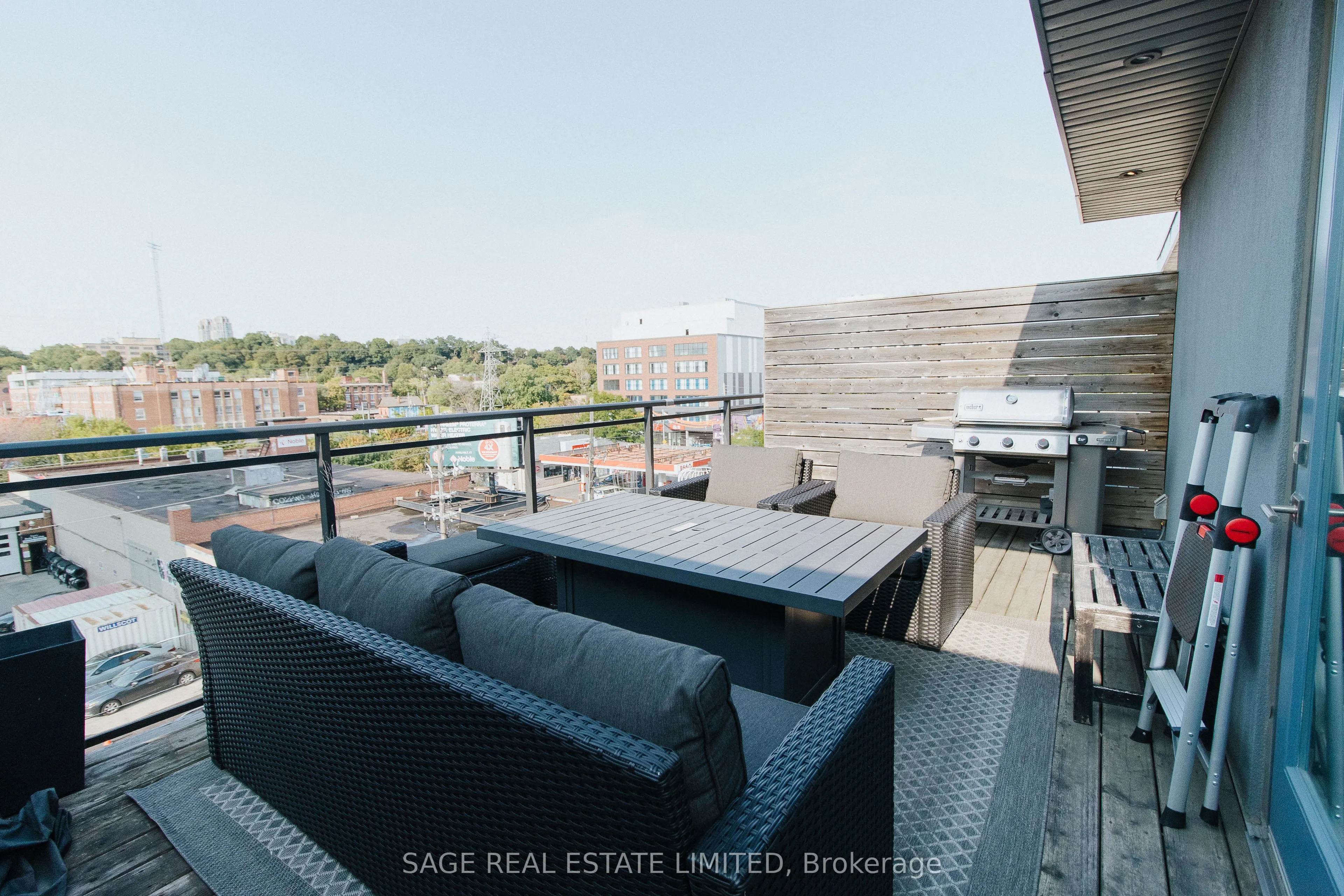 483 Dupont Street NW, #202