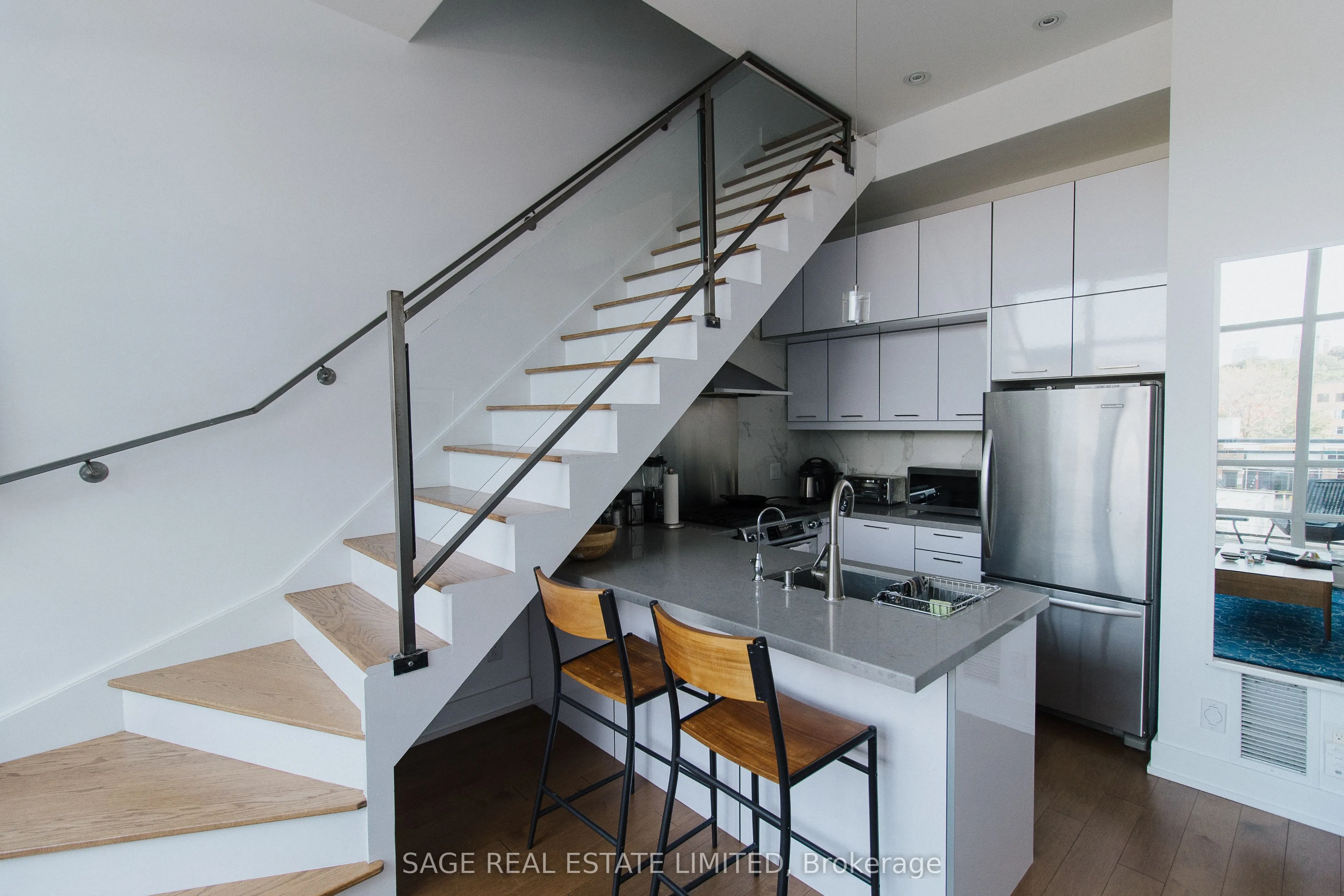 483 Dupont Street NW, #202