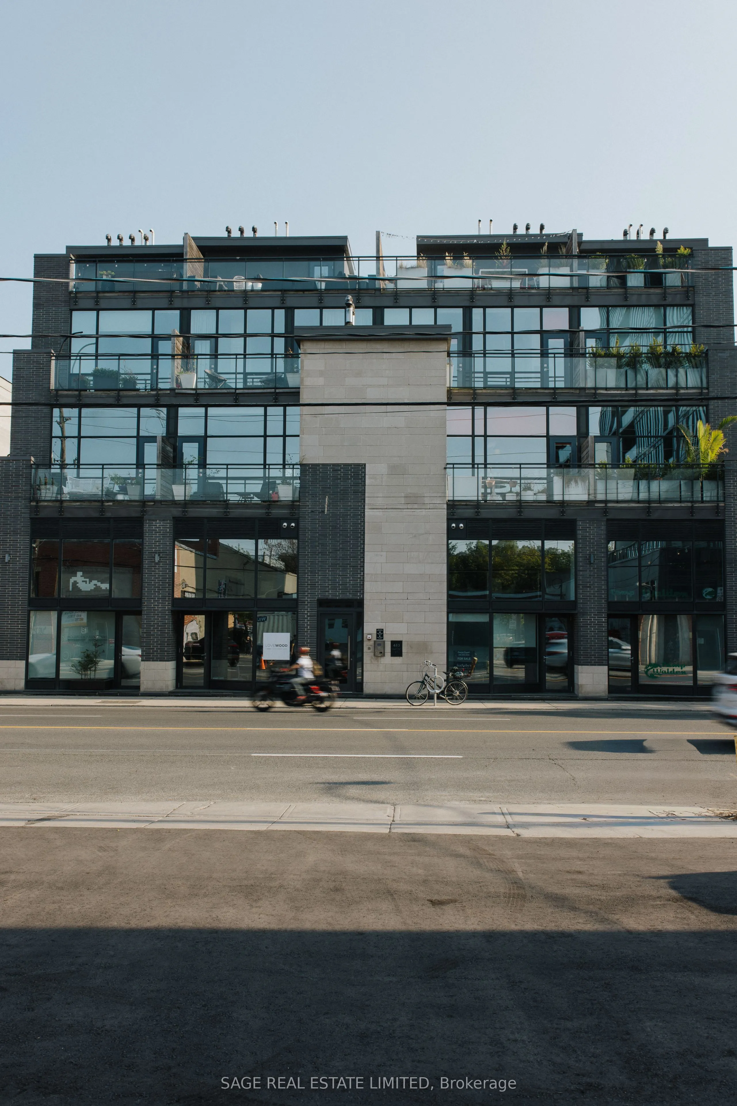 483 Dupont Street NW, #202