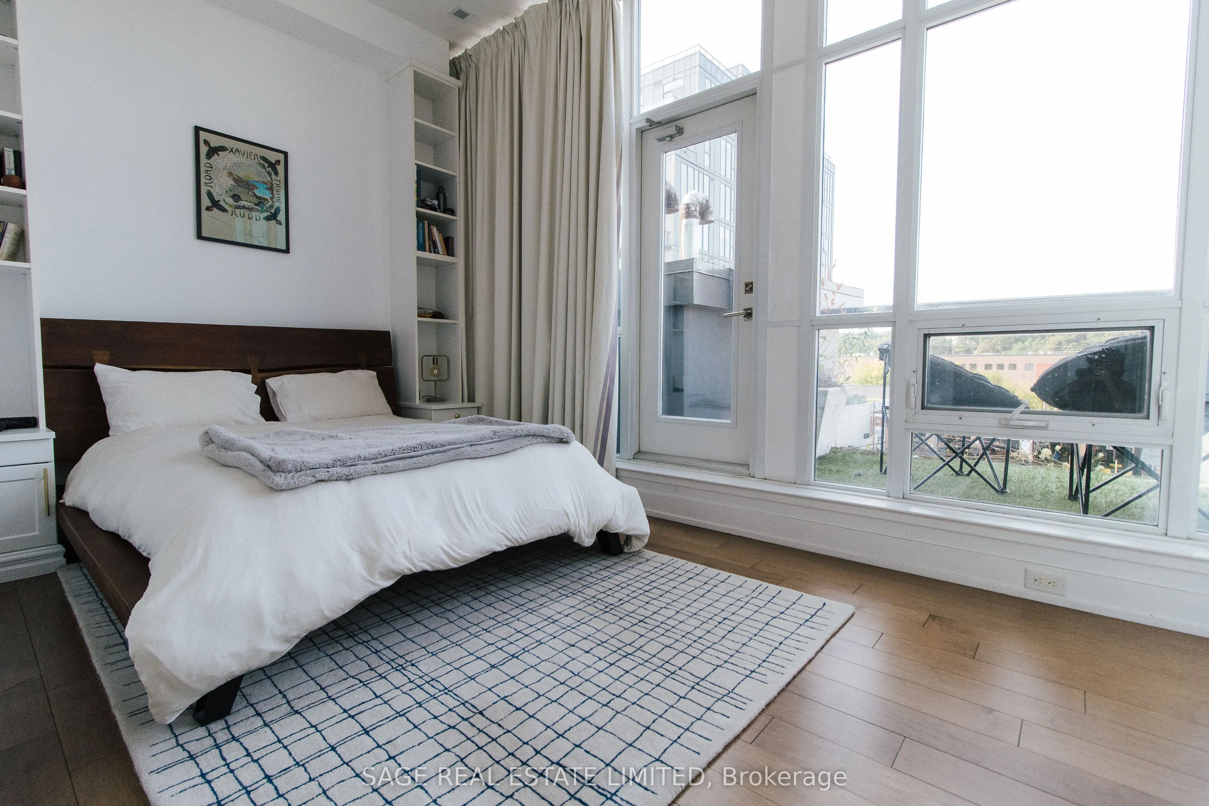 483 Dupont Street NW, #202
