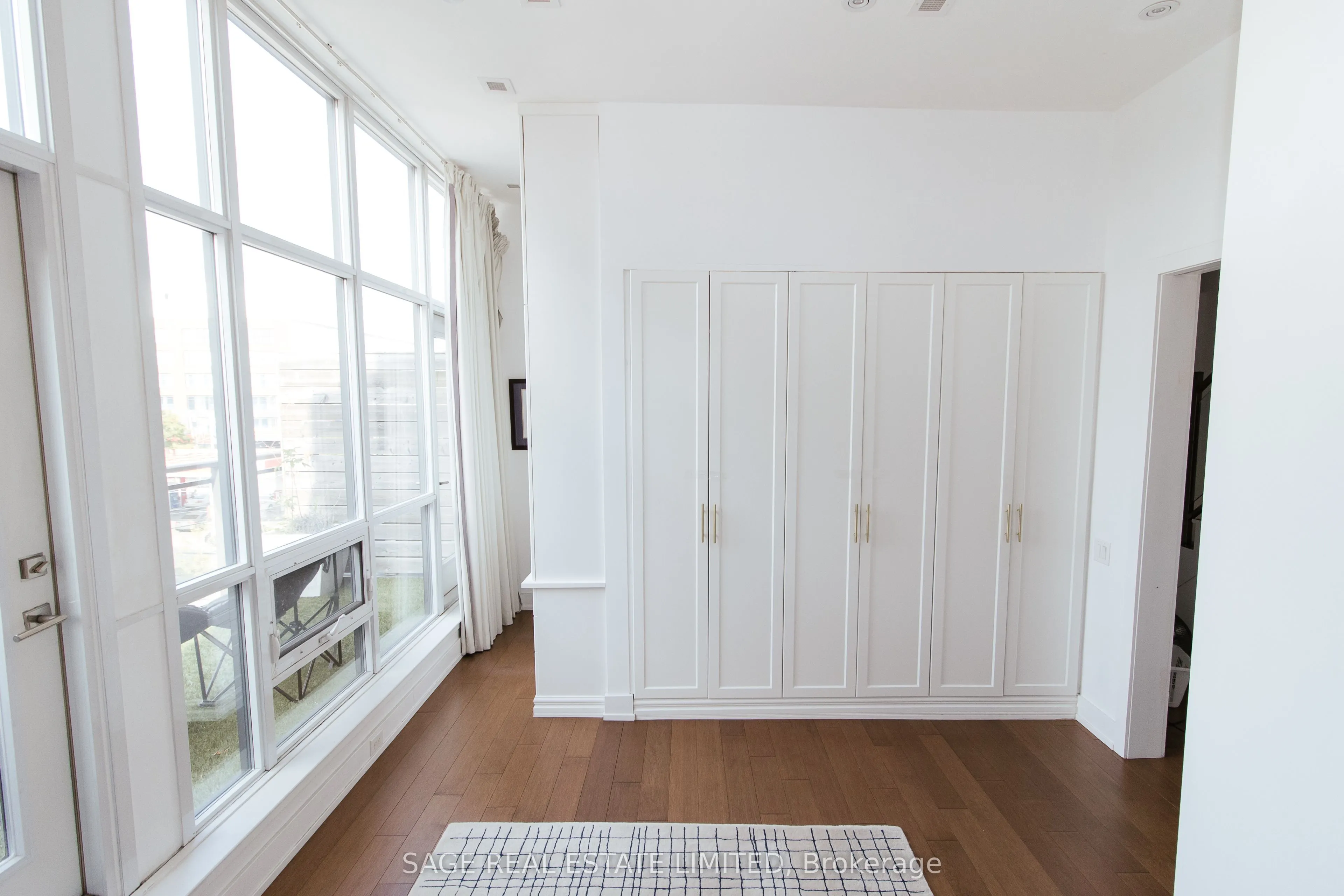 483 Dupont Street NW, #202