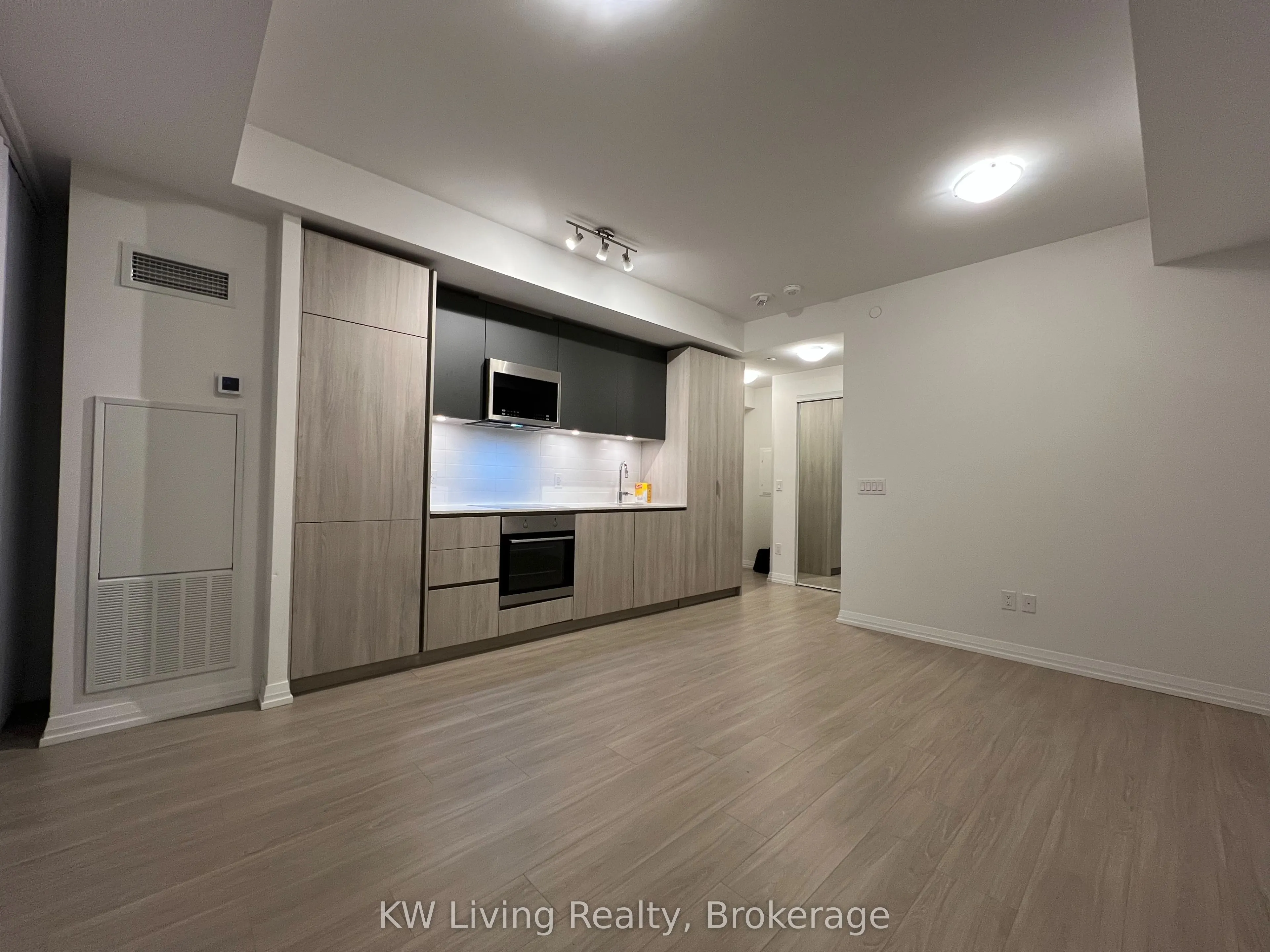 8 Widmer Street, #4101