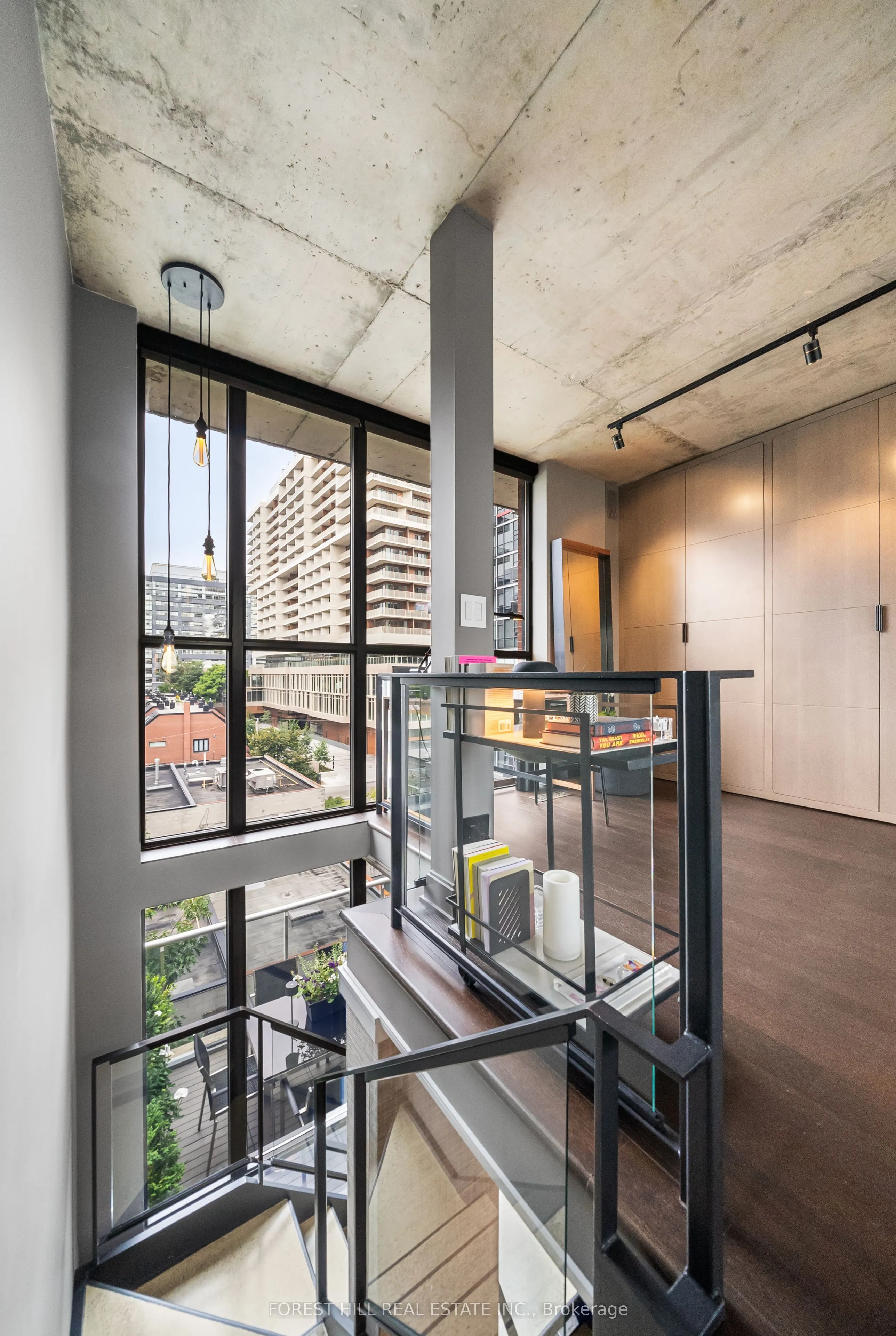 62 Niagara Street, #519