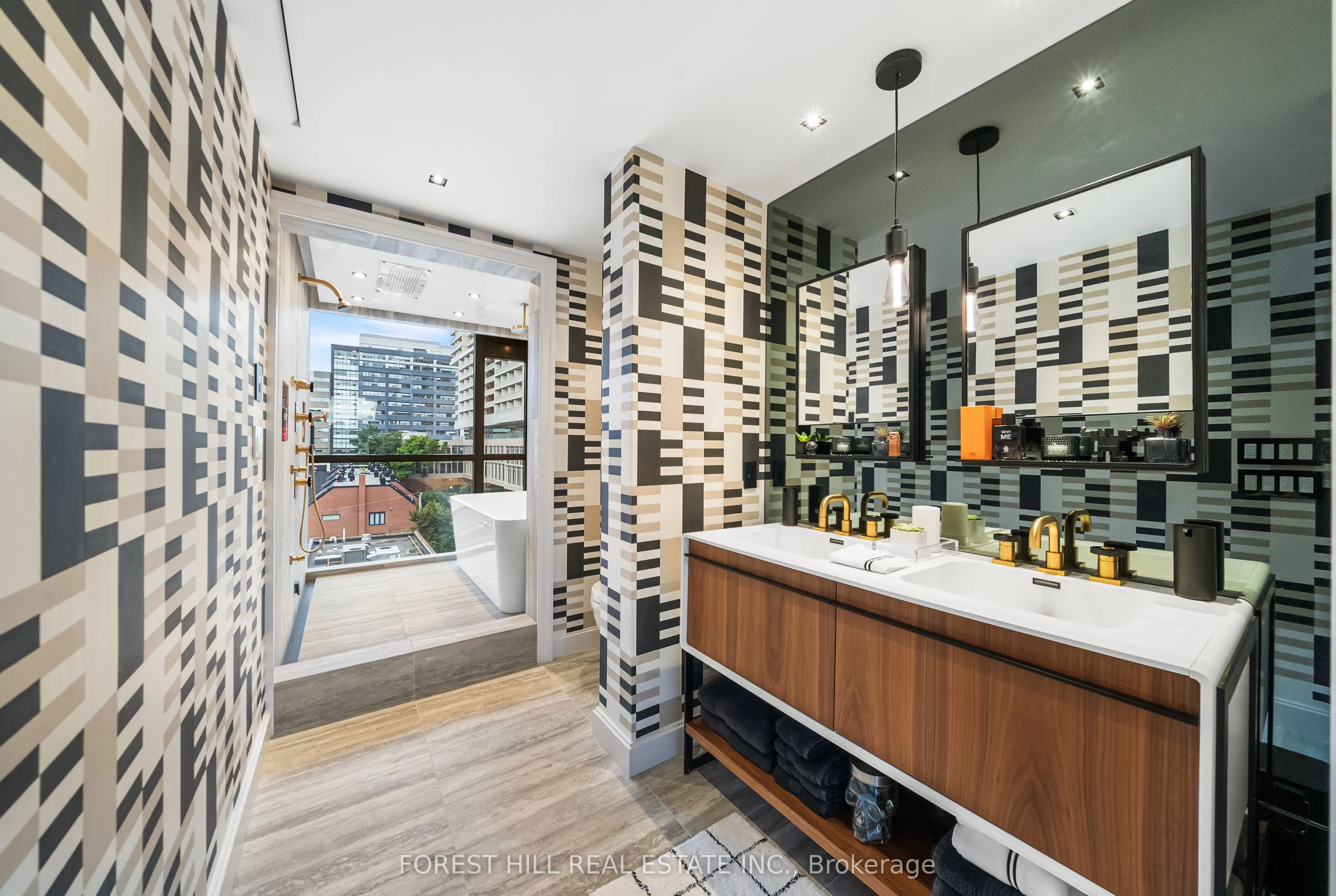 62 Niagara Street, #519