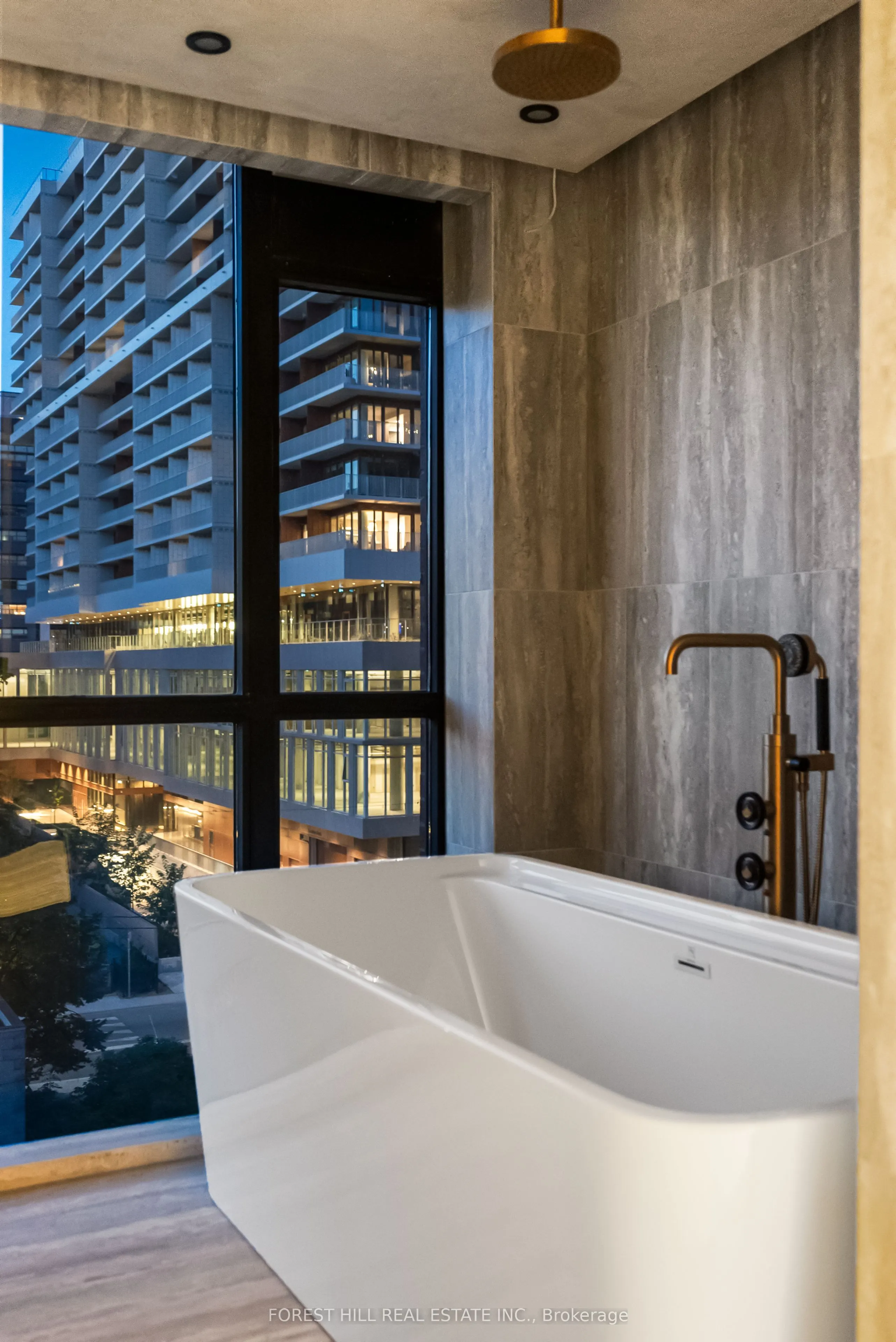 62 Niagara Street, #519