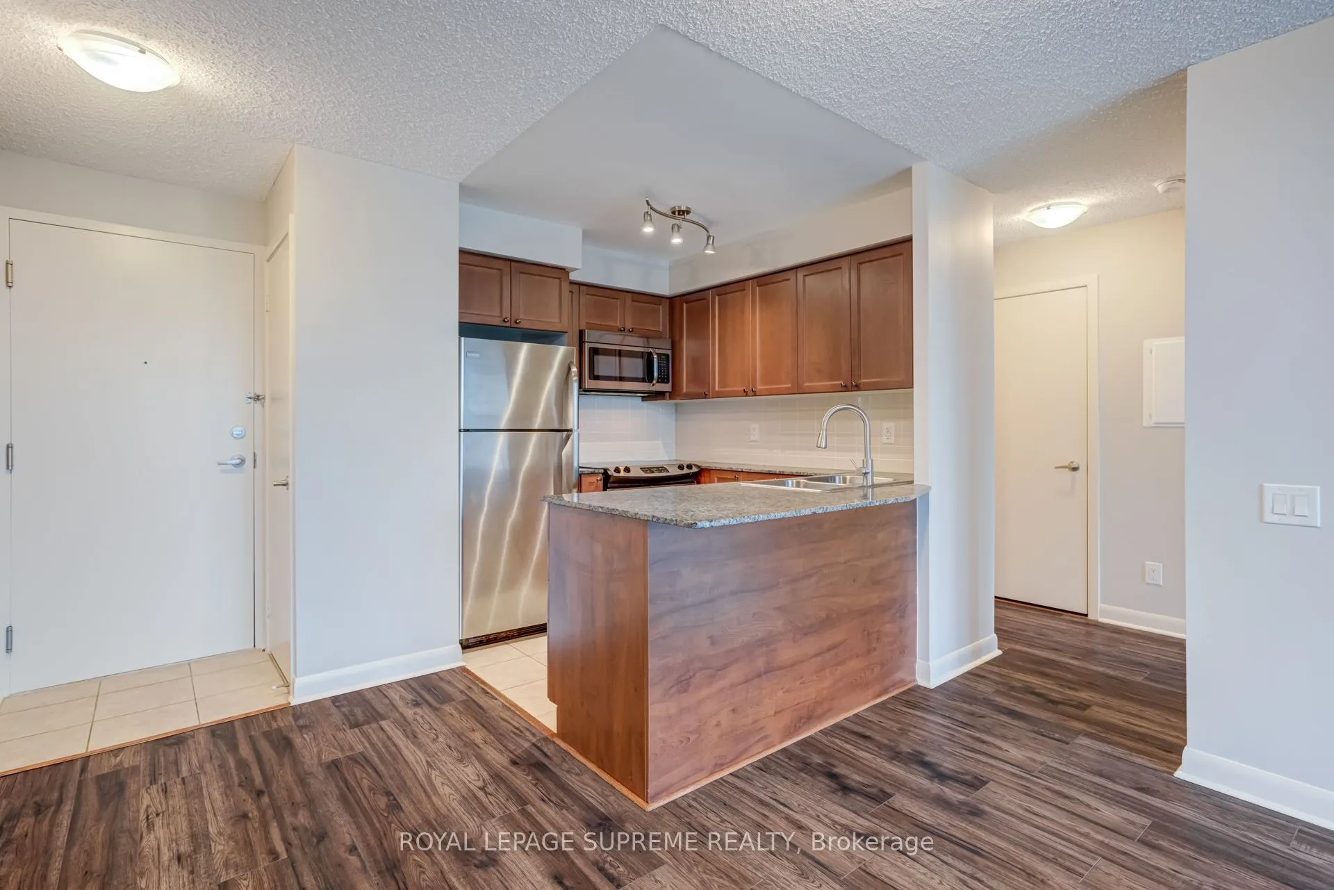 525 Wilson Avenue, #533