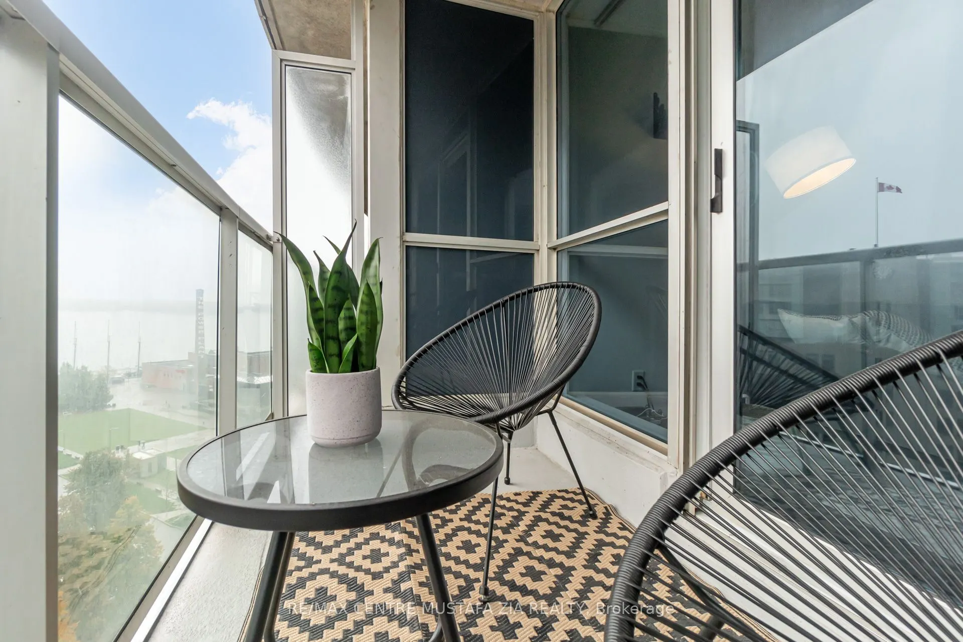 208 Queens Quay W, #1204