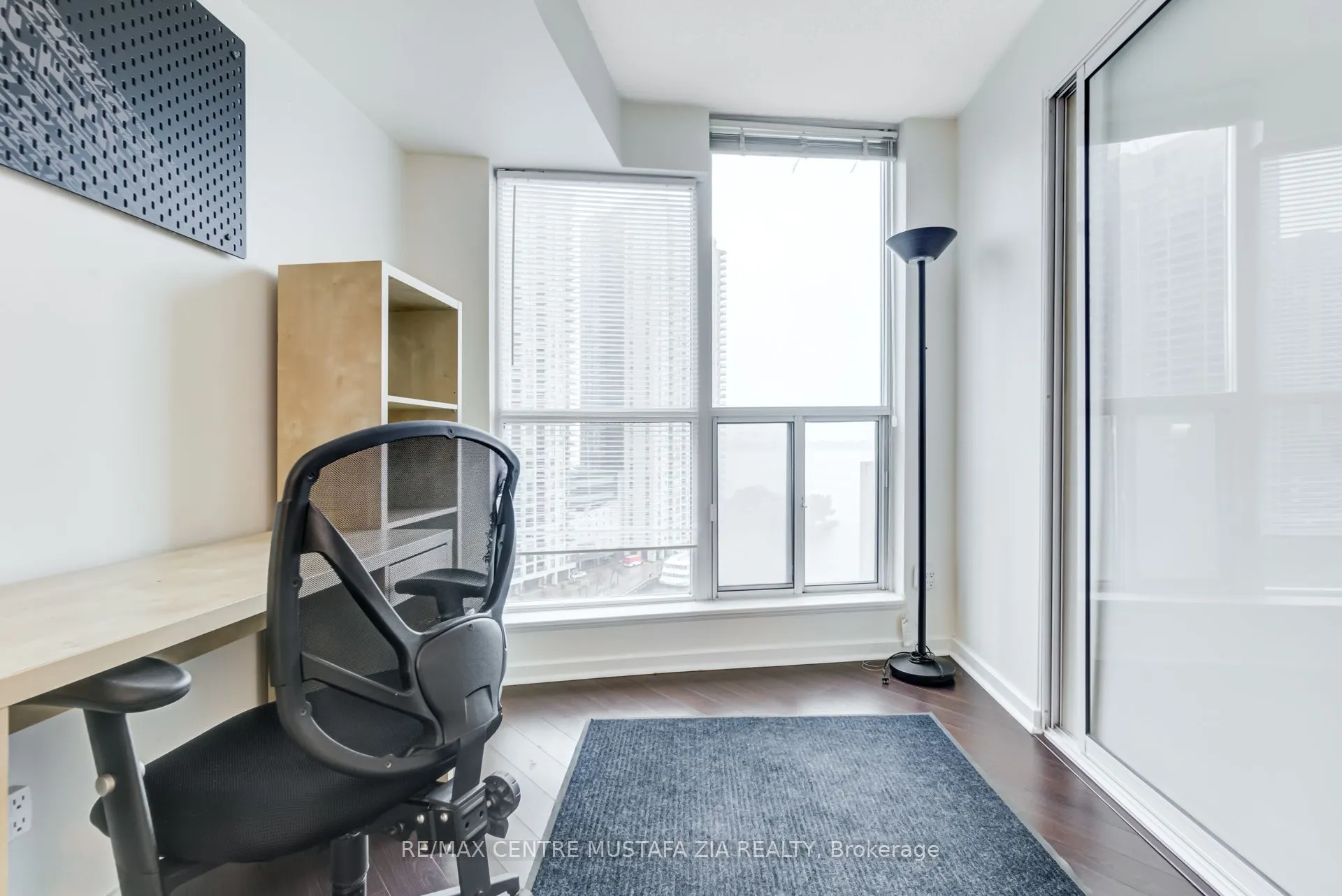 208 Queens Quay W, #1204