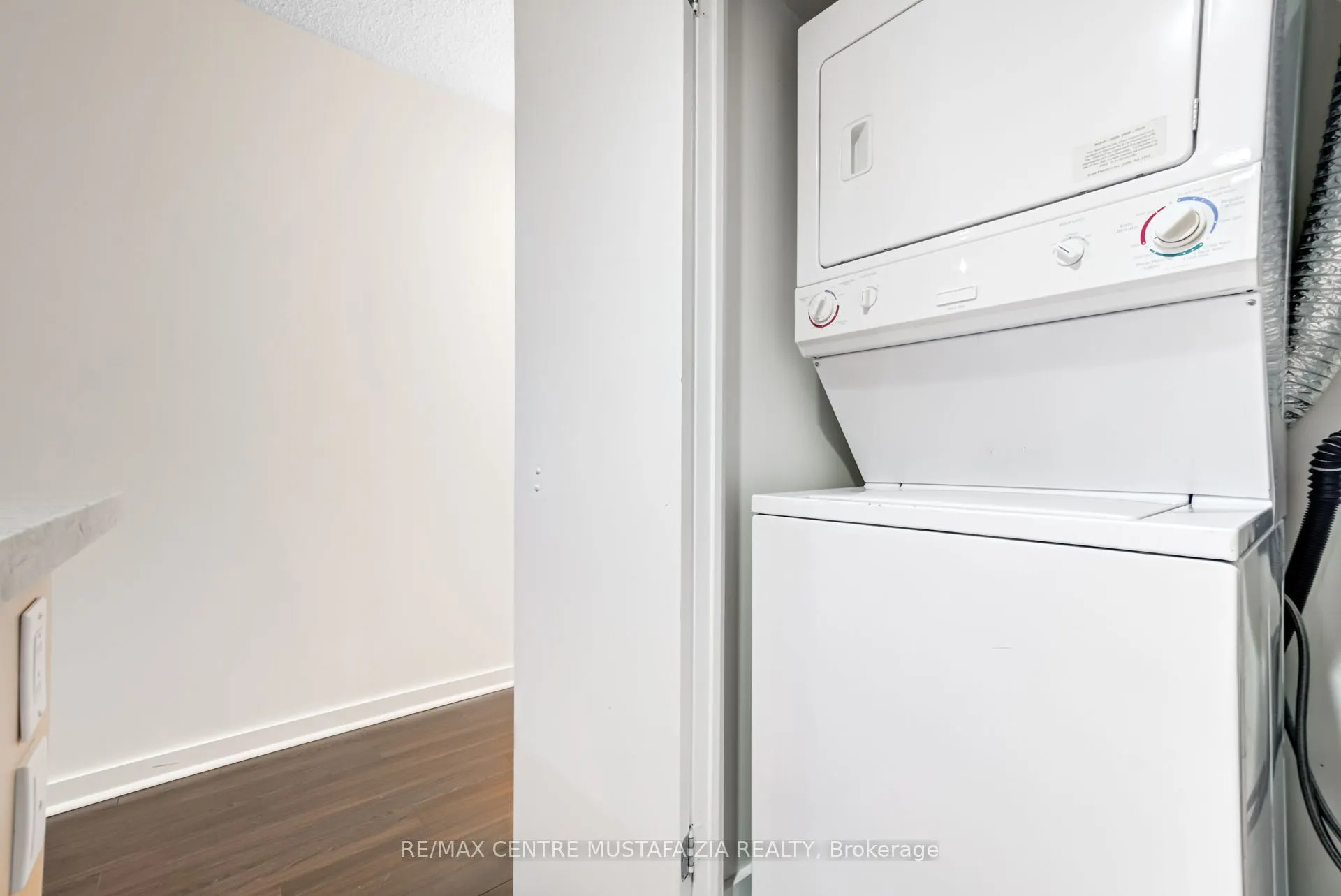 208 Queens Quay W, #1204