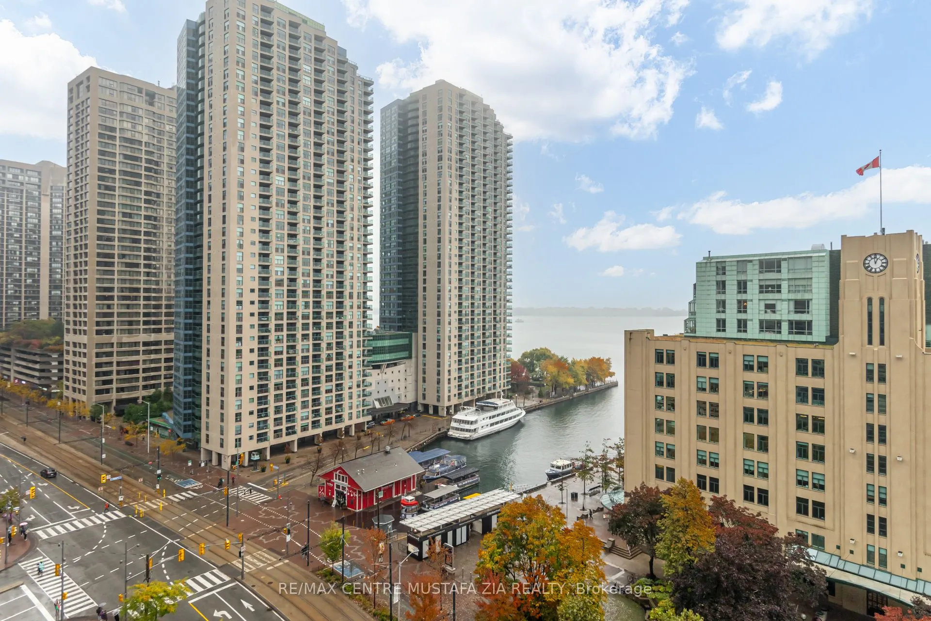 208 Queens Quay W, #1204