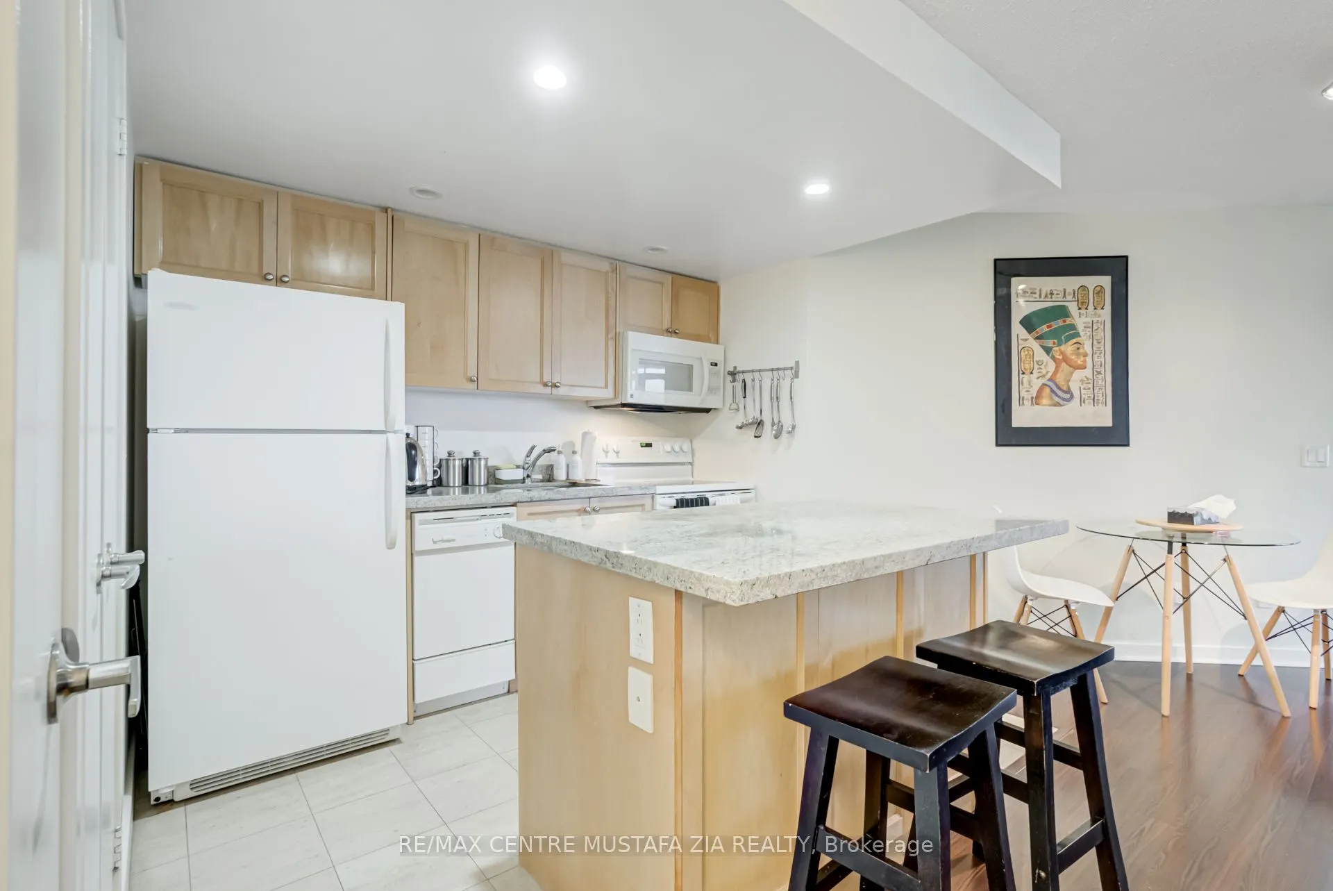 208 Queens Quay W, #1204