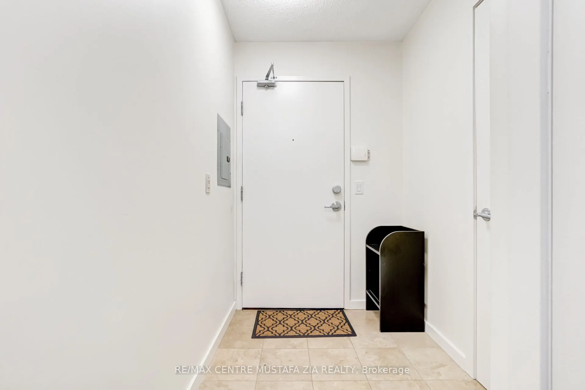 208 Queens Quay W, #1204