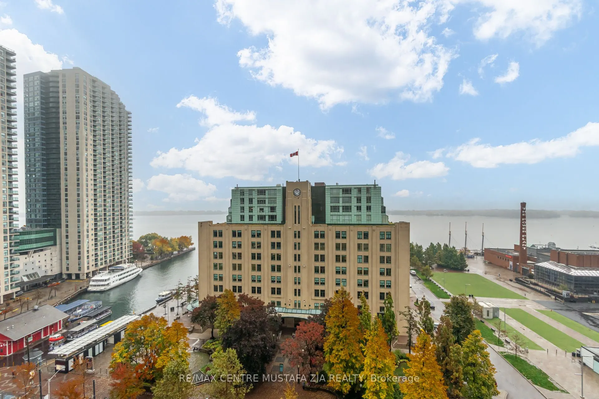 208 Queens Quay W, #1204