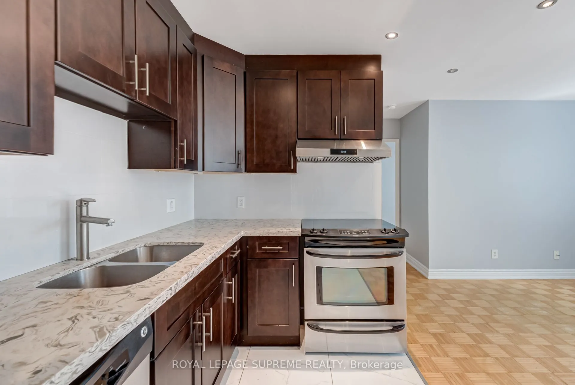 80 Charles Street E, #607