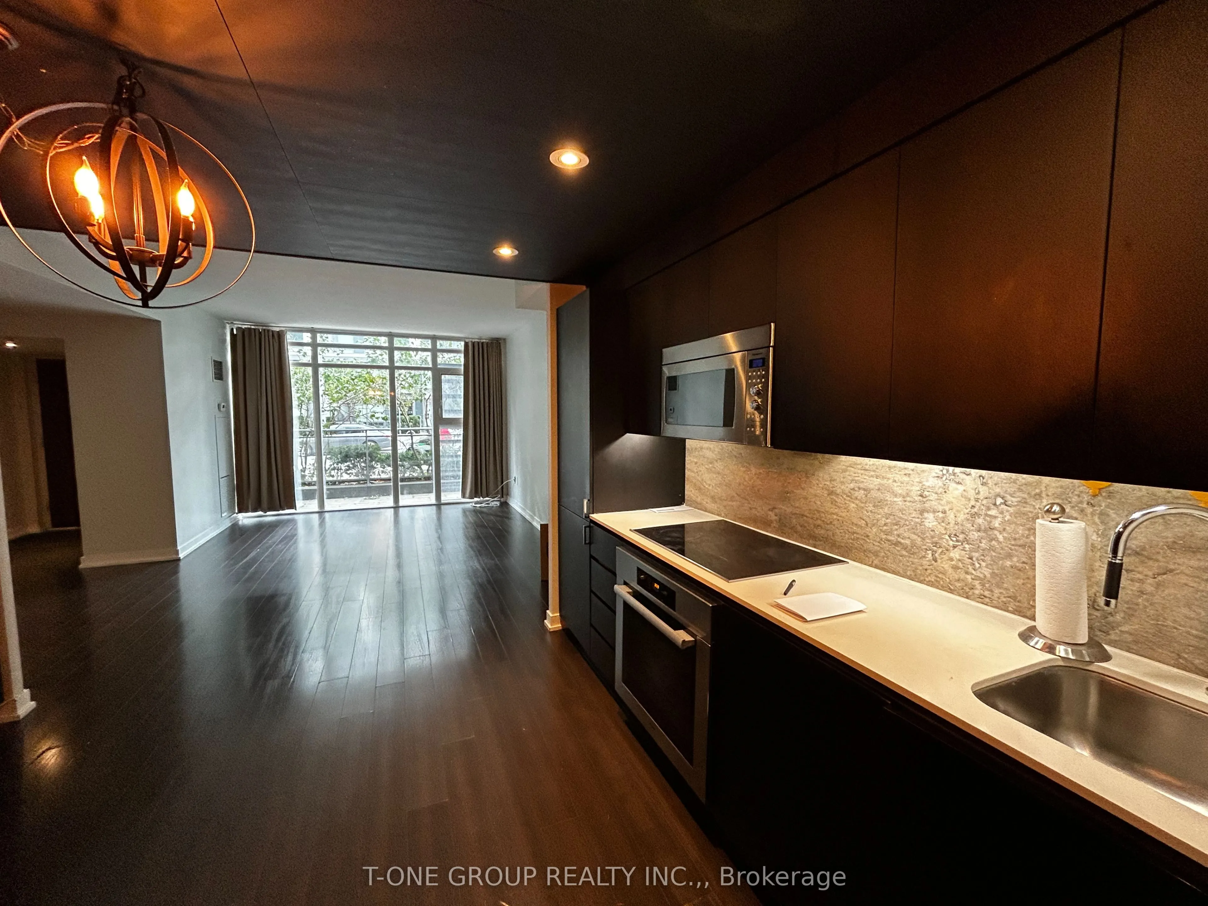 161 Dan Leckie Way, #G15