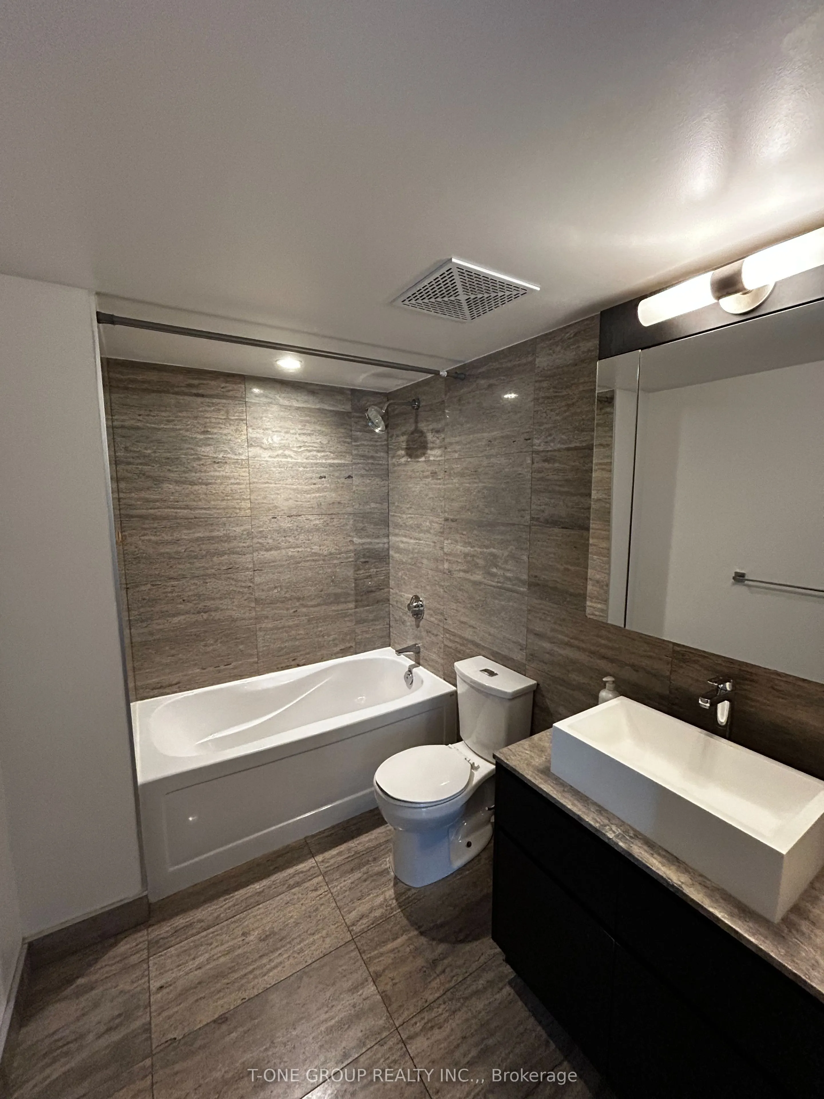 161 Dan Leckie Way, #G15