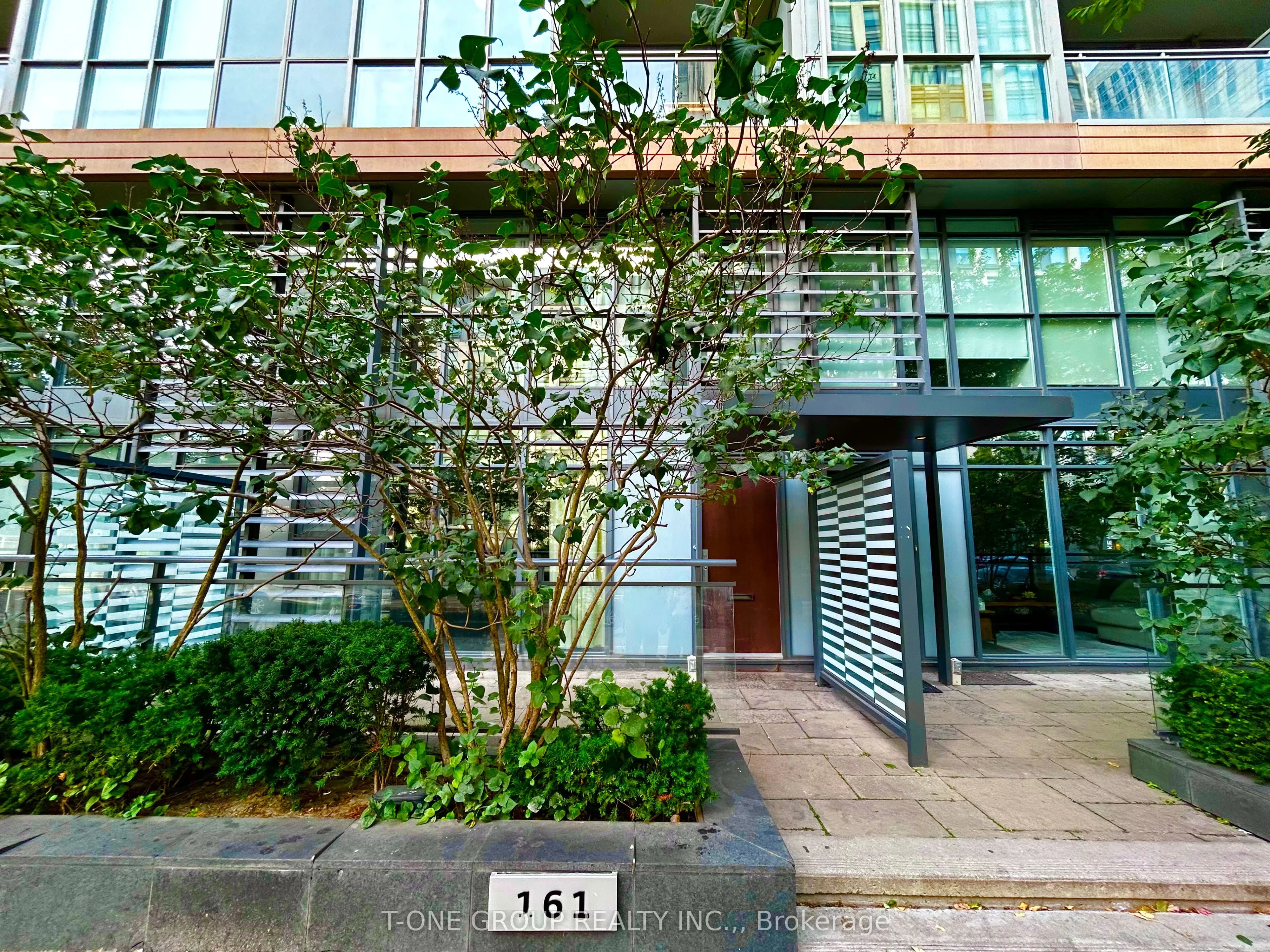 161 Dan Leckie Way, #G15
