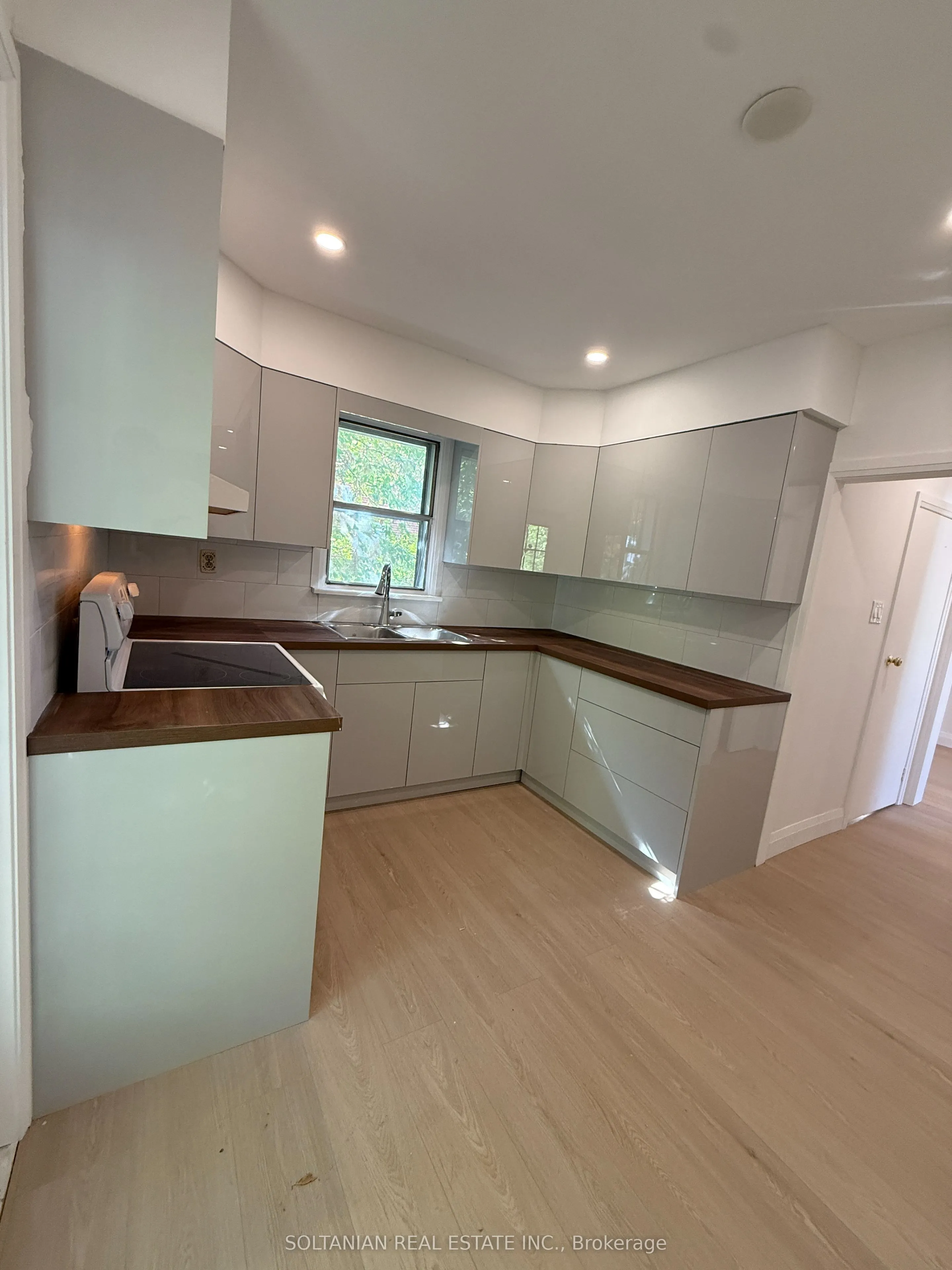 137 Homewood Avenue, #Main Floor