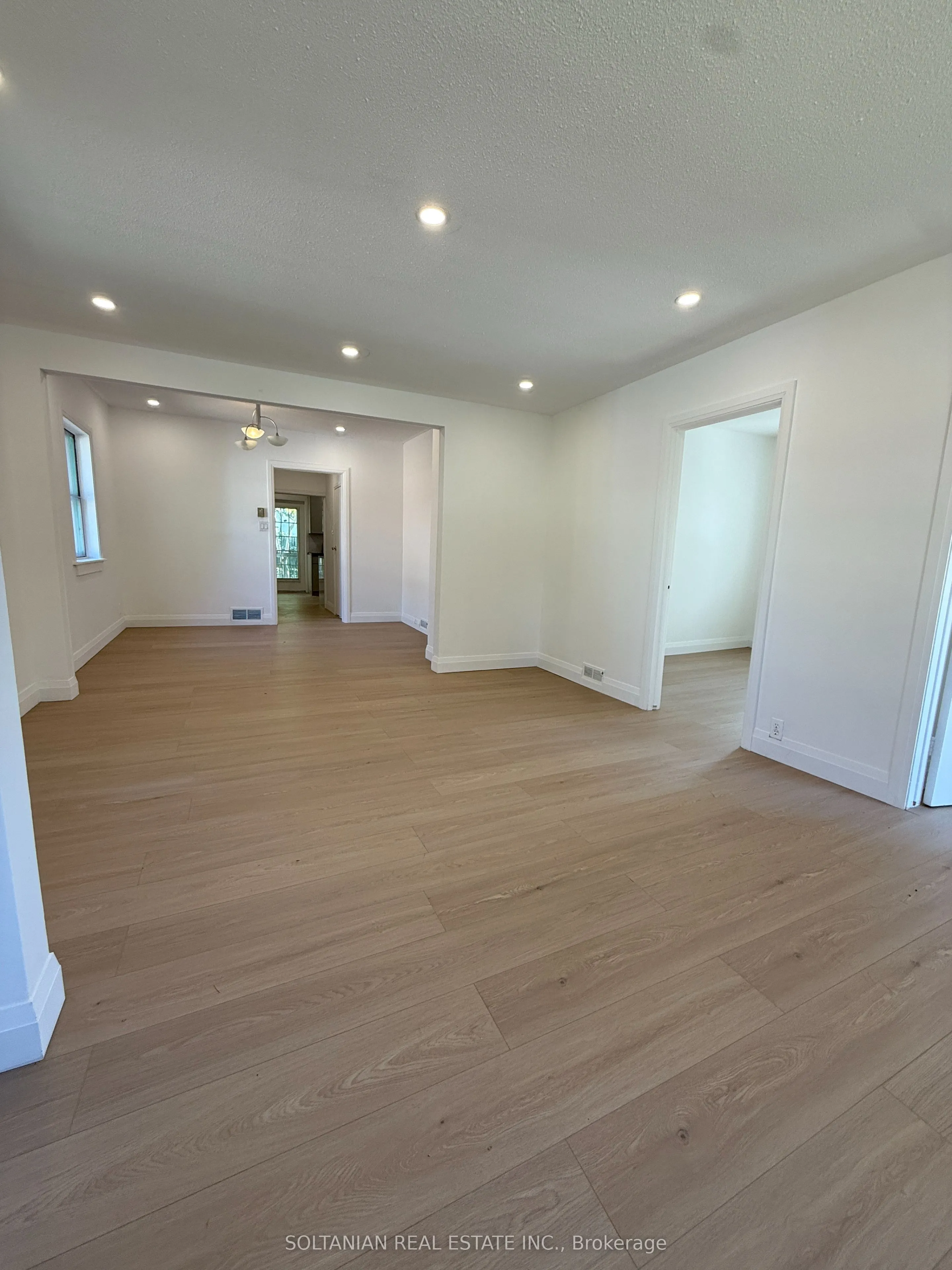 137 Homewood Avenue, #Main Floor