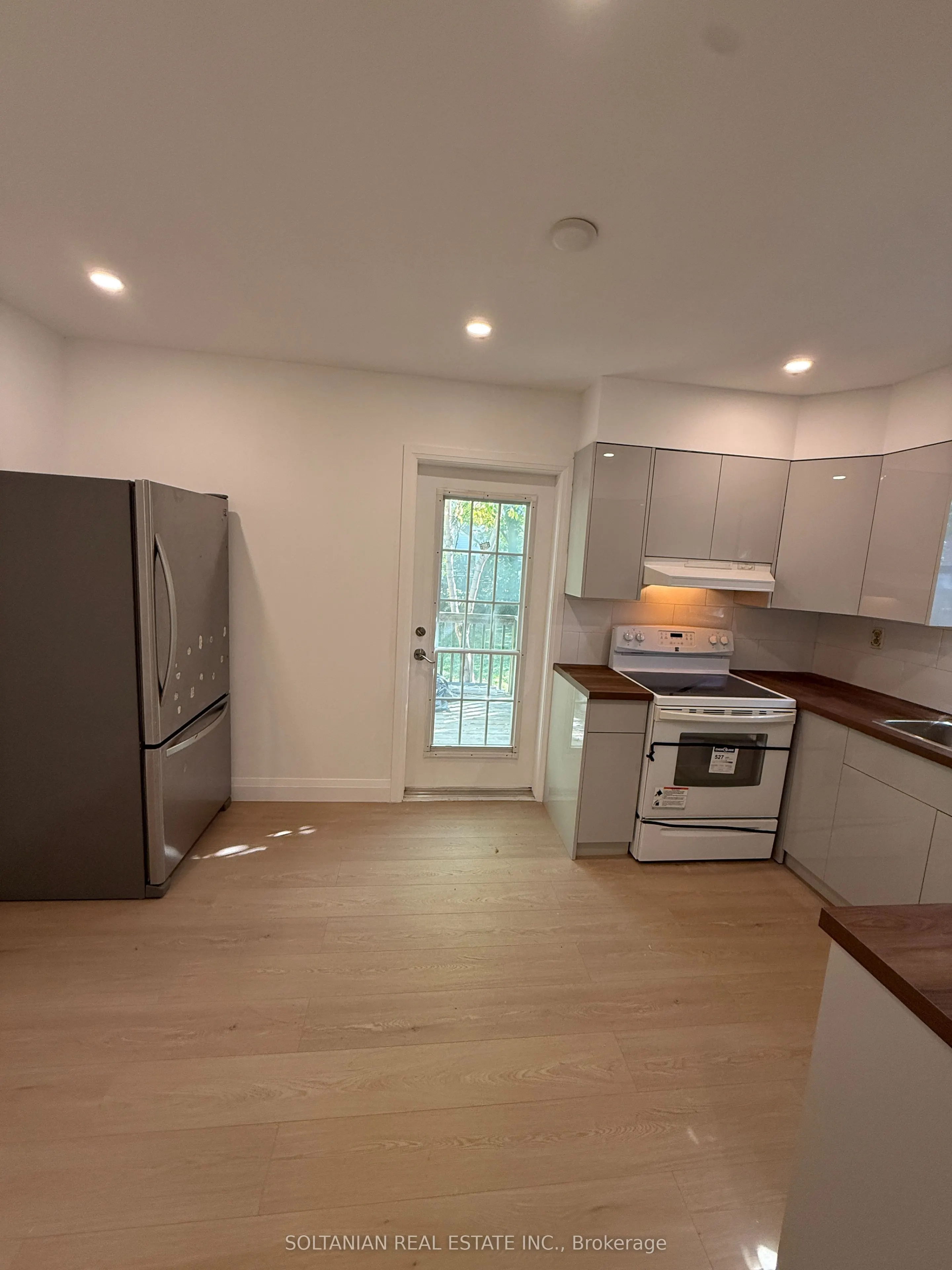 137 Homewood Avenue, #Main Floor