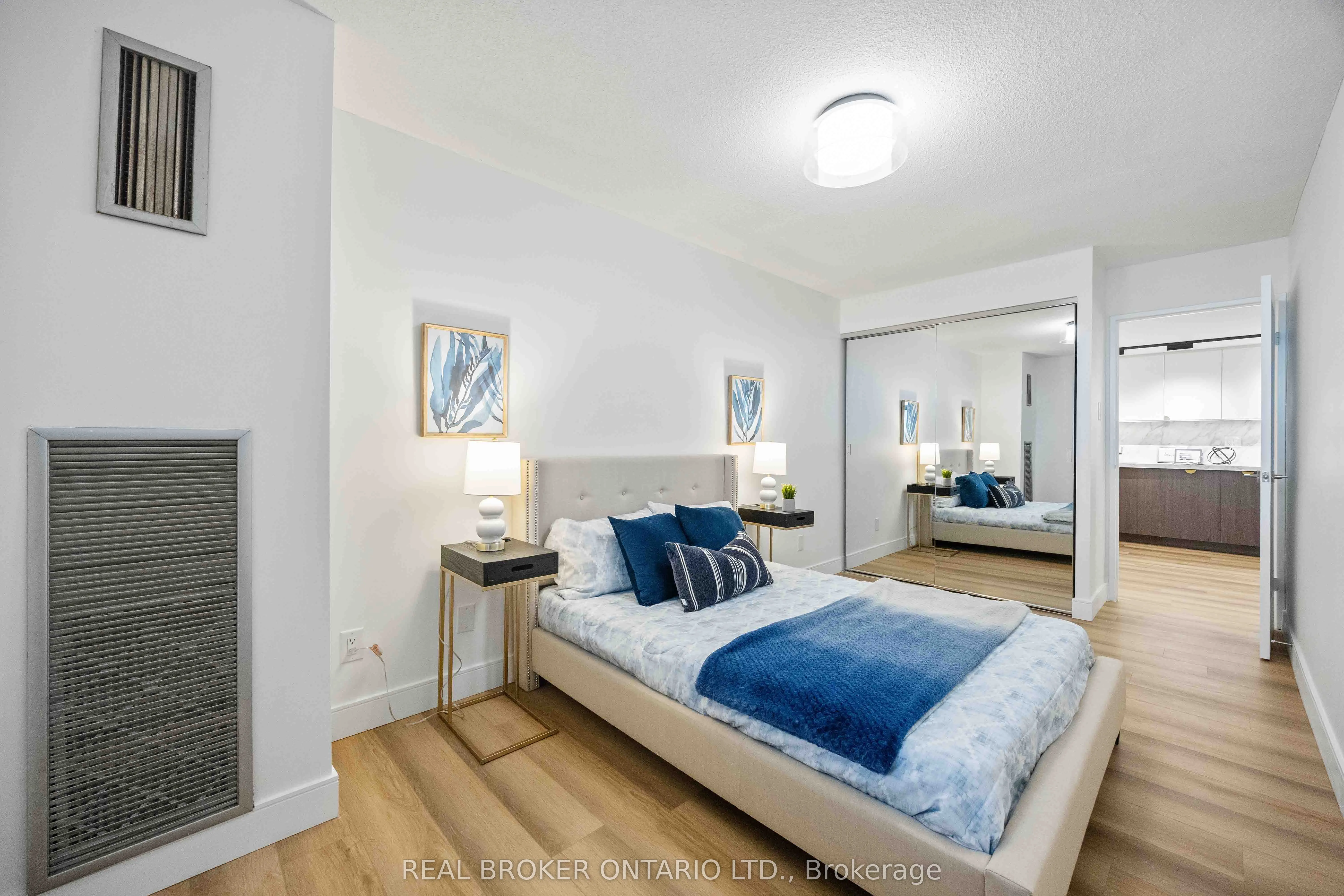10 Tangreen Court, #801
