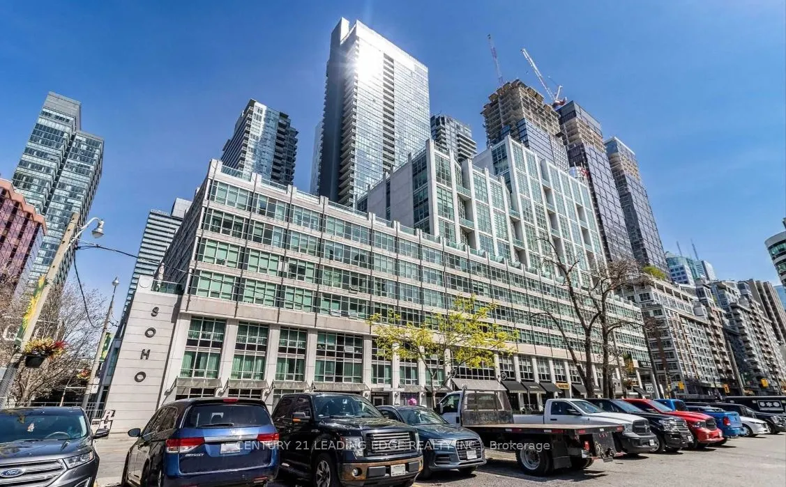 350 Wellington Street W, #203