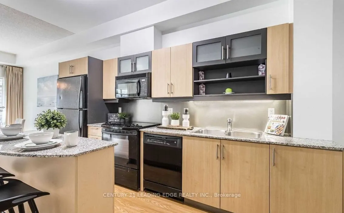 350 Wellington Street W, #203