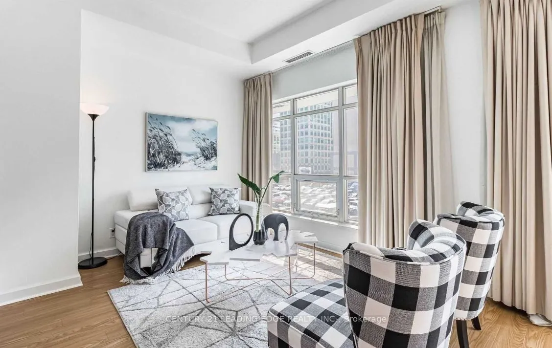350 Wellington Street W, #203
