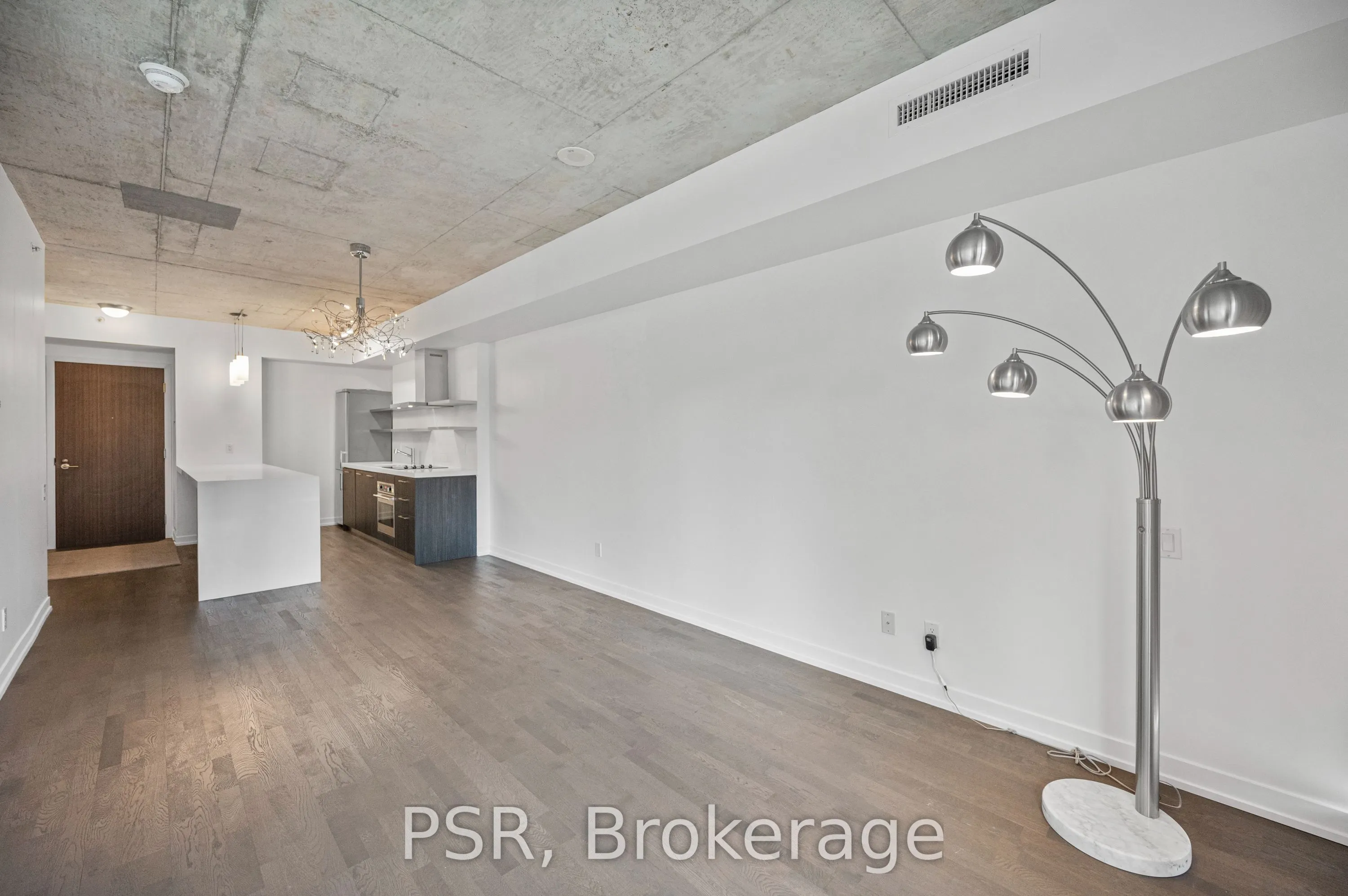 560 King Street W, #407