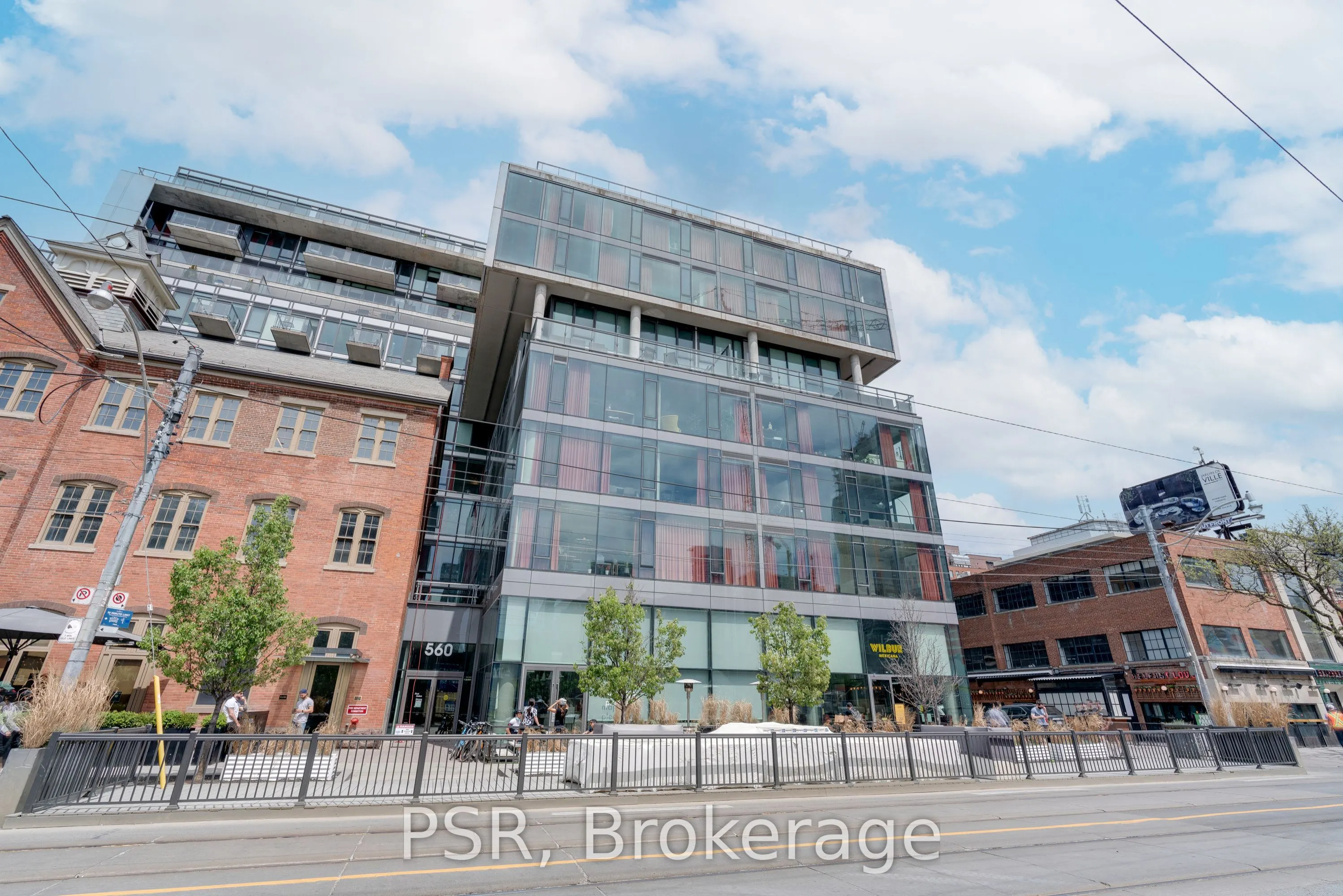 560 King Street W, #407
