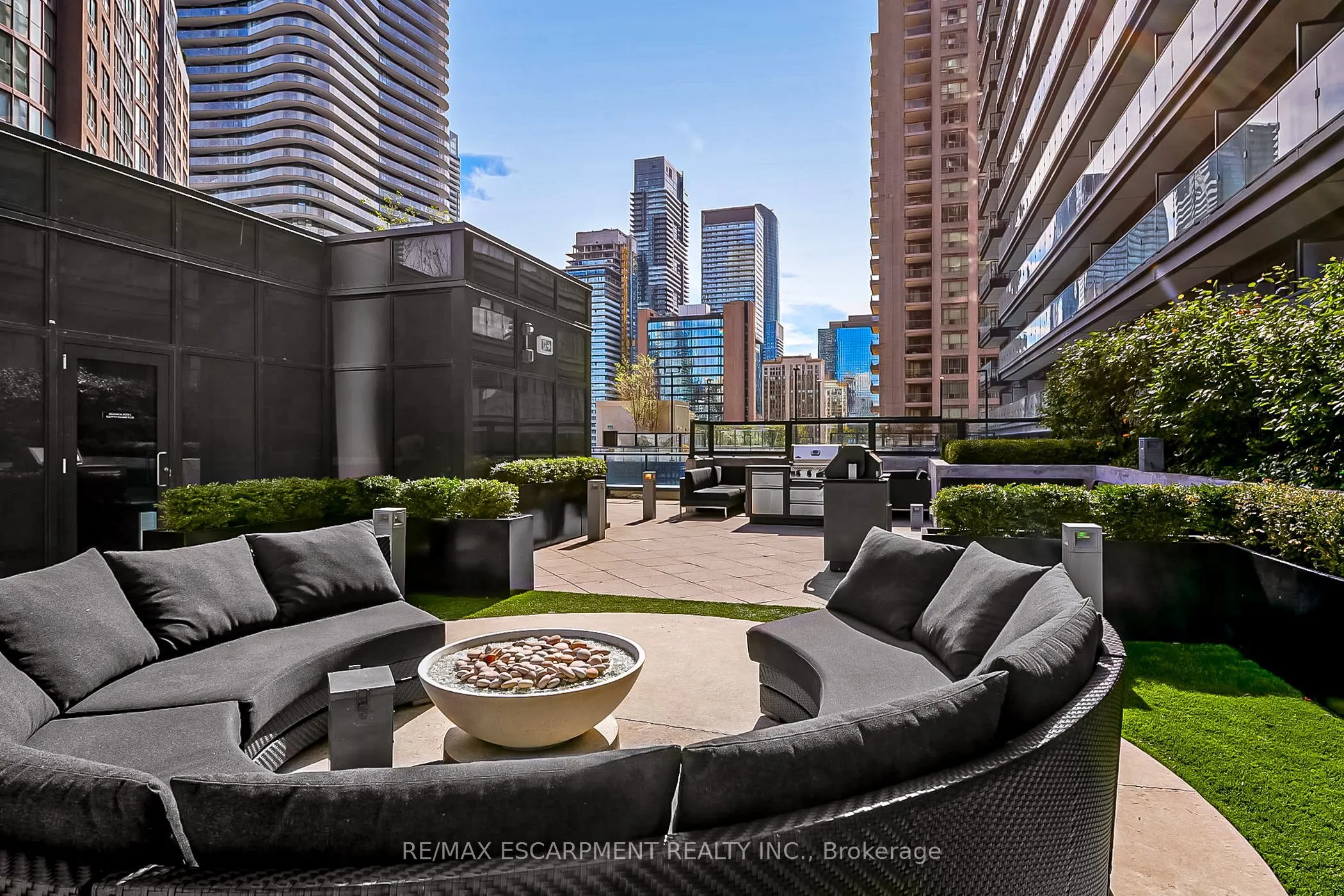 955 Bay Street, #1809