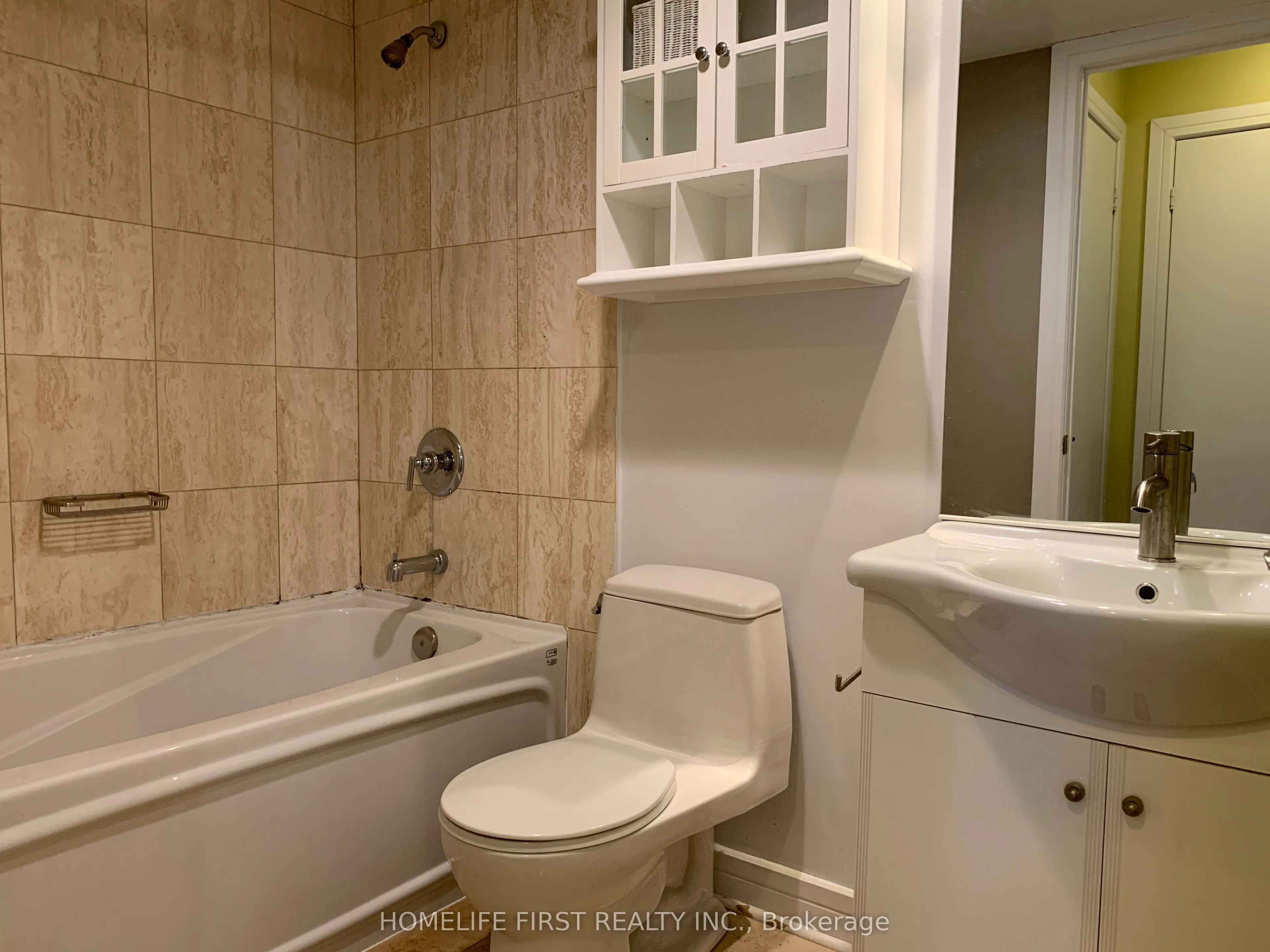 16 Harrison Garden Boulevard, #606