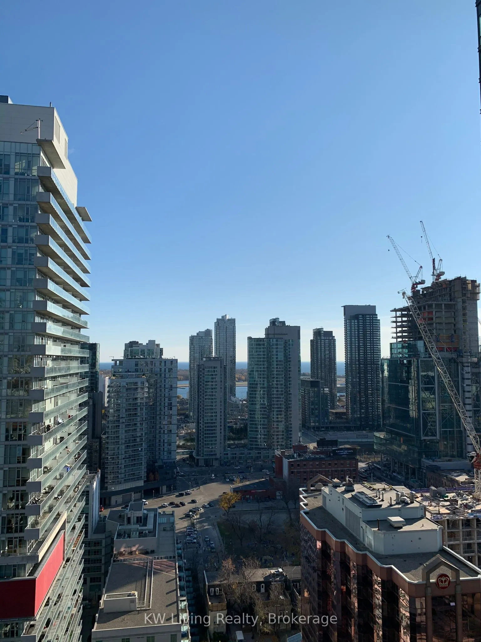 11 Charlotte Street, #2502