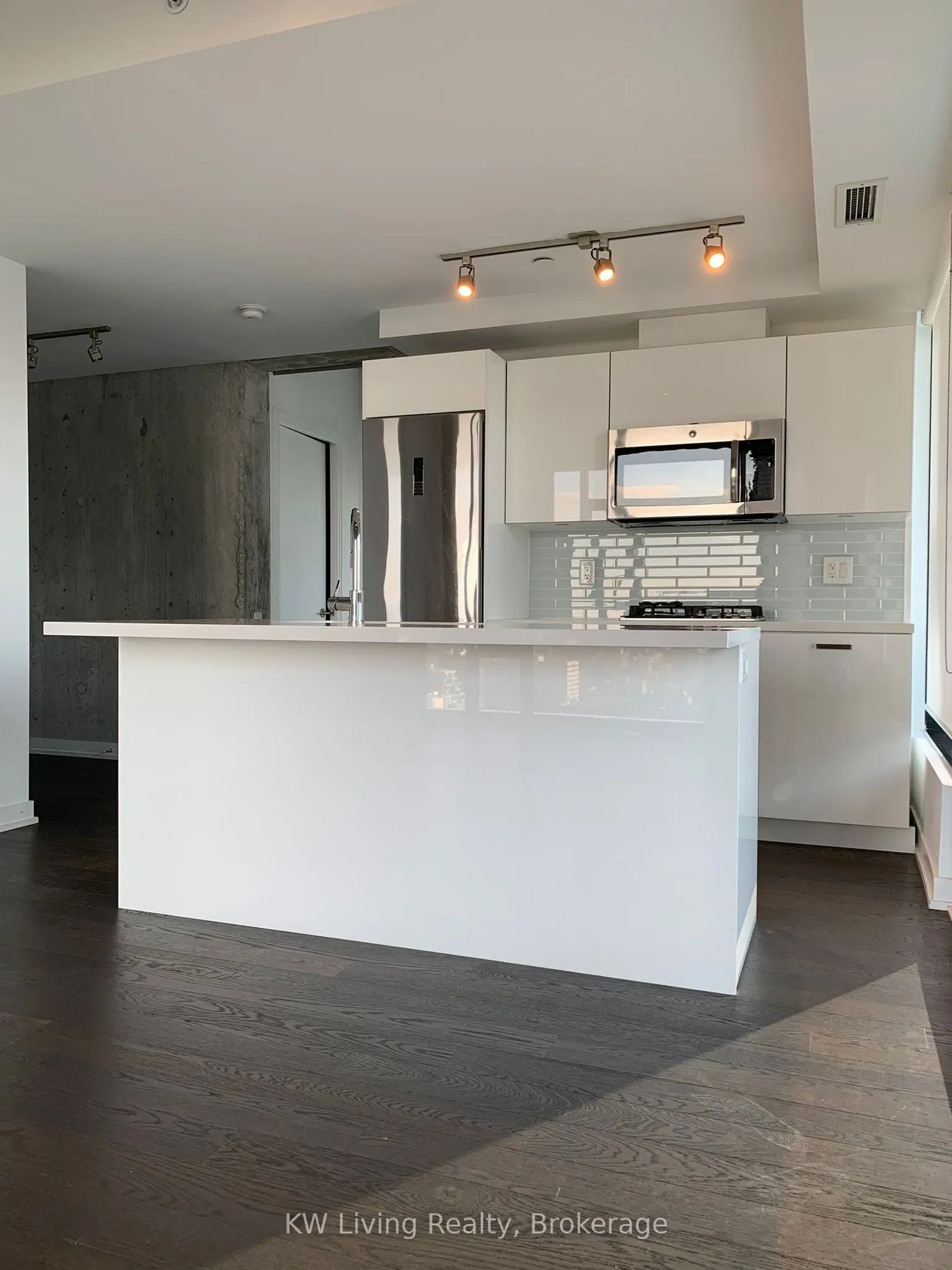 11 Charlotte Street, #2502