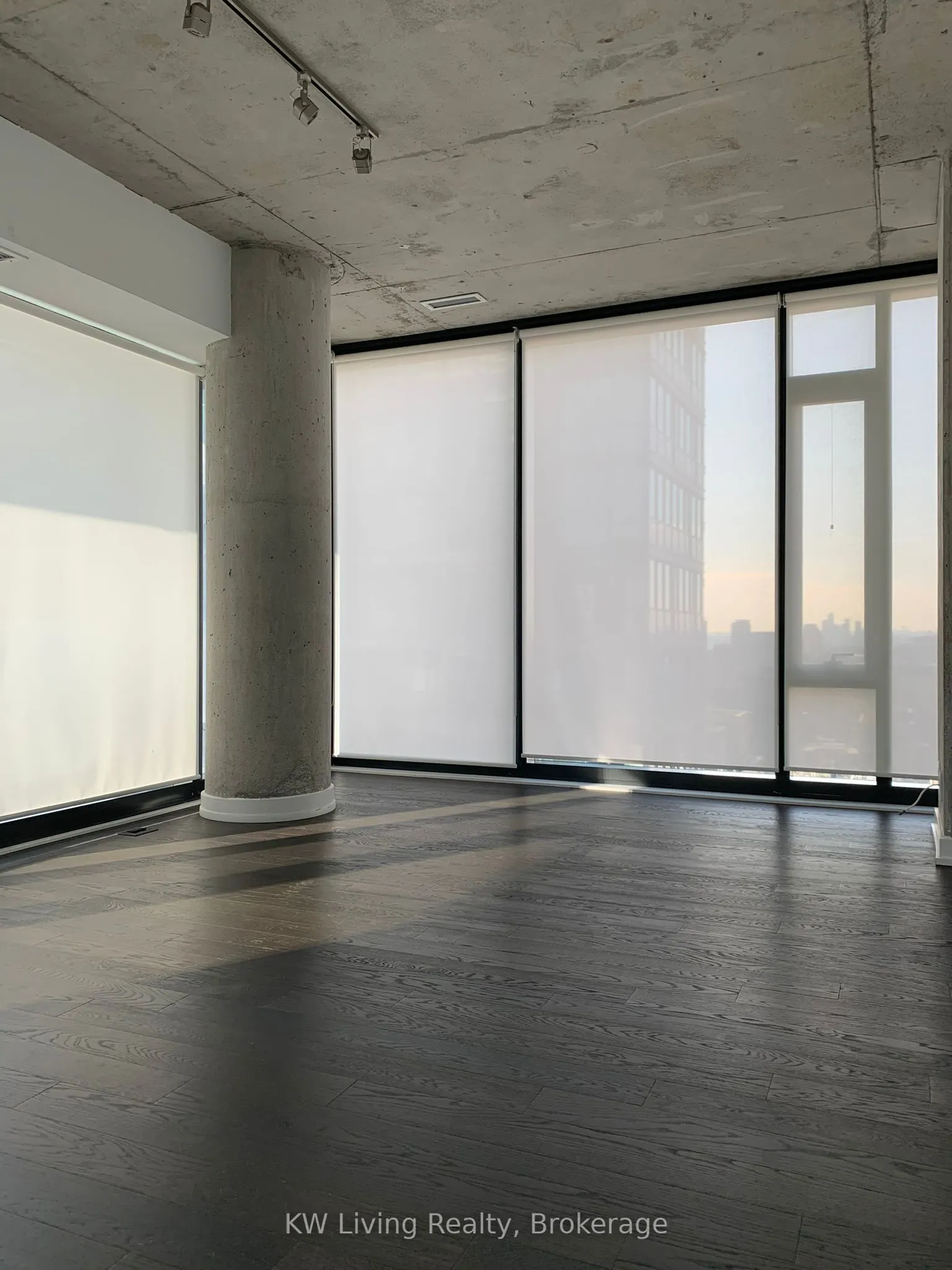 11 Charlotte Street, #2502
