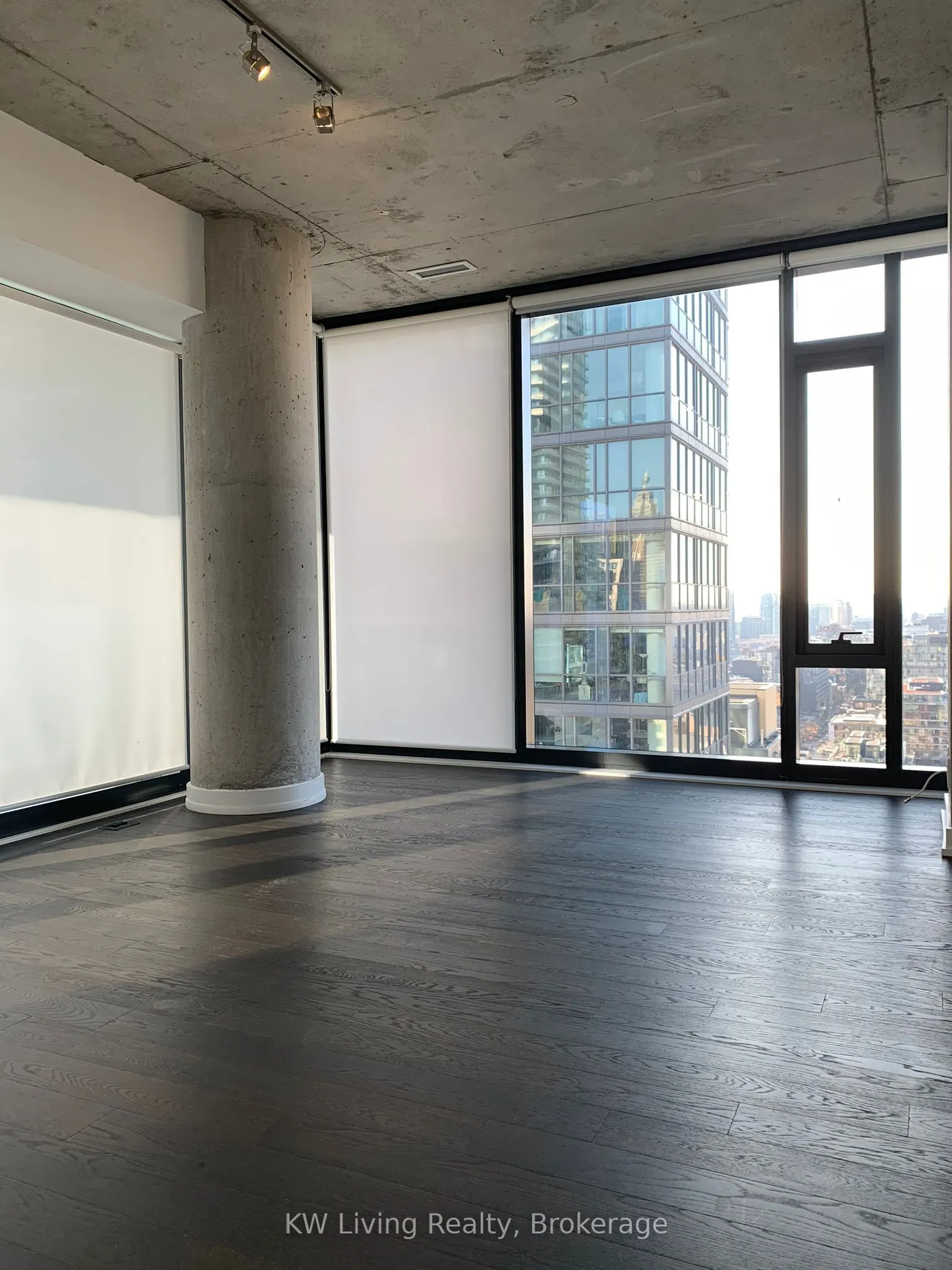 11 Charlotte Street, #2502